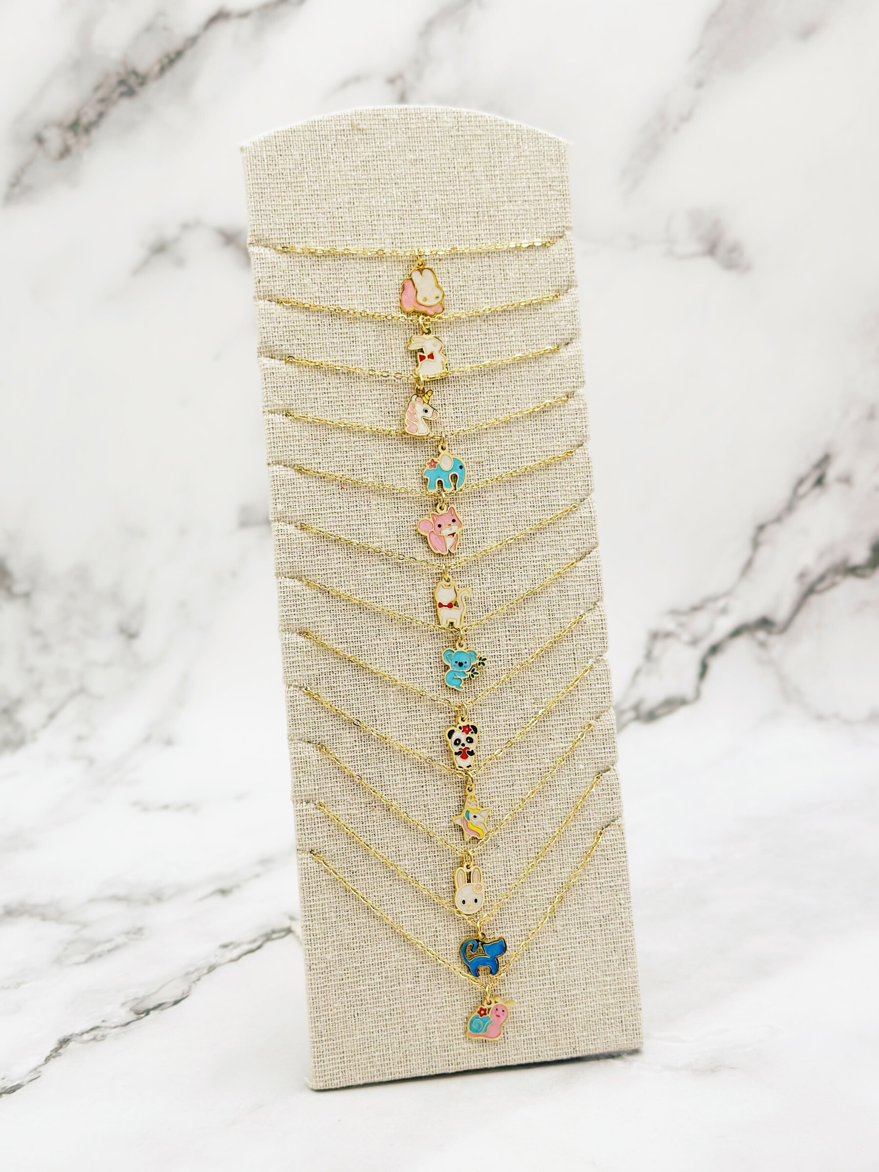 Wholesaler Emily - Set of 40 adjustable children's rings on display