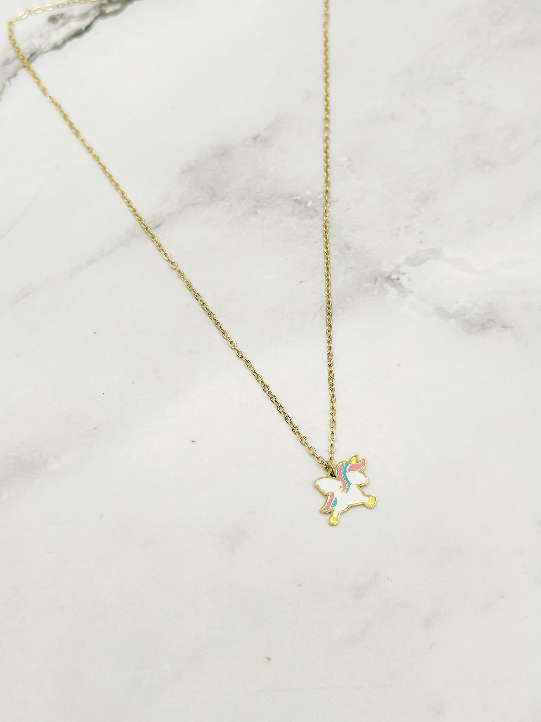 Grossiste Emily - Collier enfant en acier inoxydable doré émaillé Licorne
