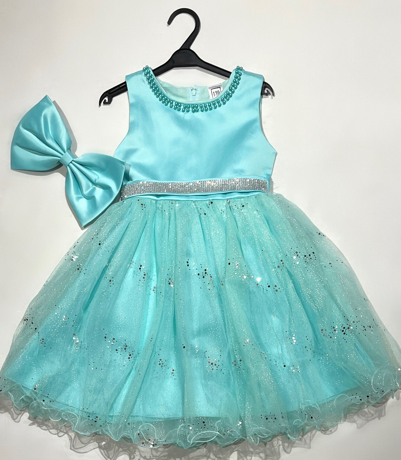 Wholesaler ESTHER PARIS - Pearl and rhinestone dress.