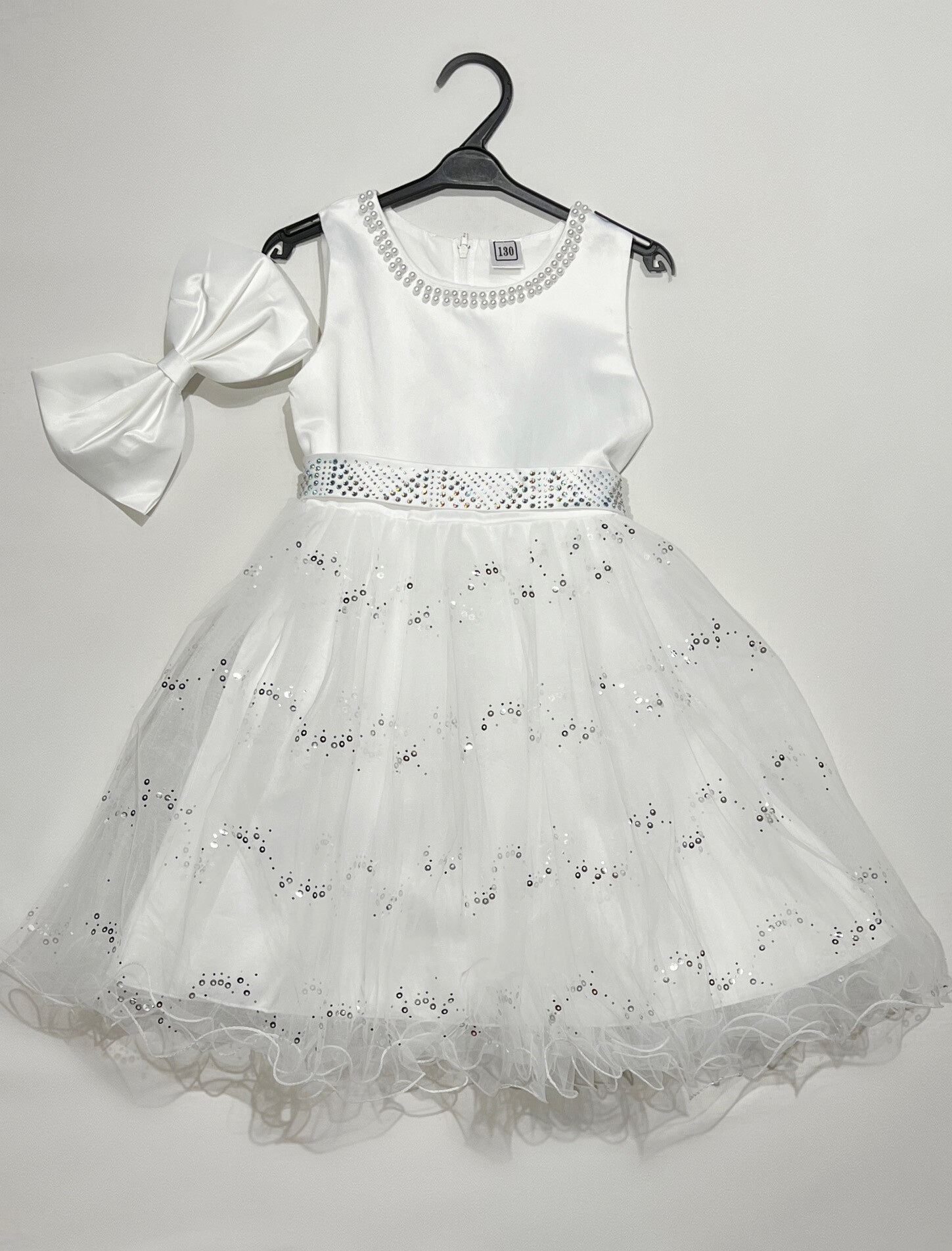 Wholesaler ESTHER PARIS - Pearl and rhinestone dress.