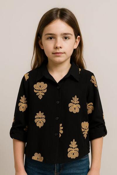 Wholesaler Fiona & Co - Bohemian girl shirt Wholesaler Fiona & Co - Bohemian girl shirt