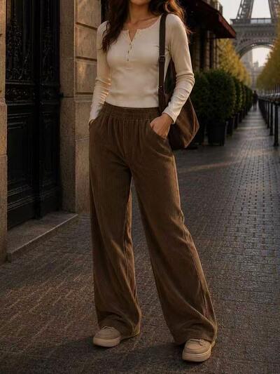 Grossiste Fiona & Co - Pantalon fille long coupe large en velours côtelé / chenille Grossiste Fiona & Co - Pantalon fille long coupe large en velours côtelé / chenille