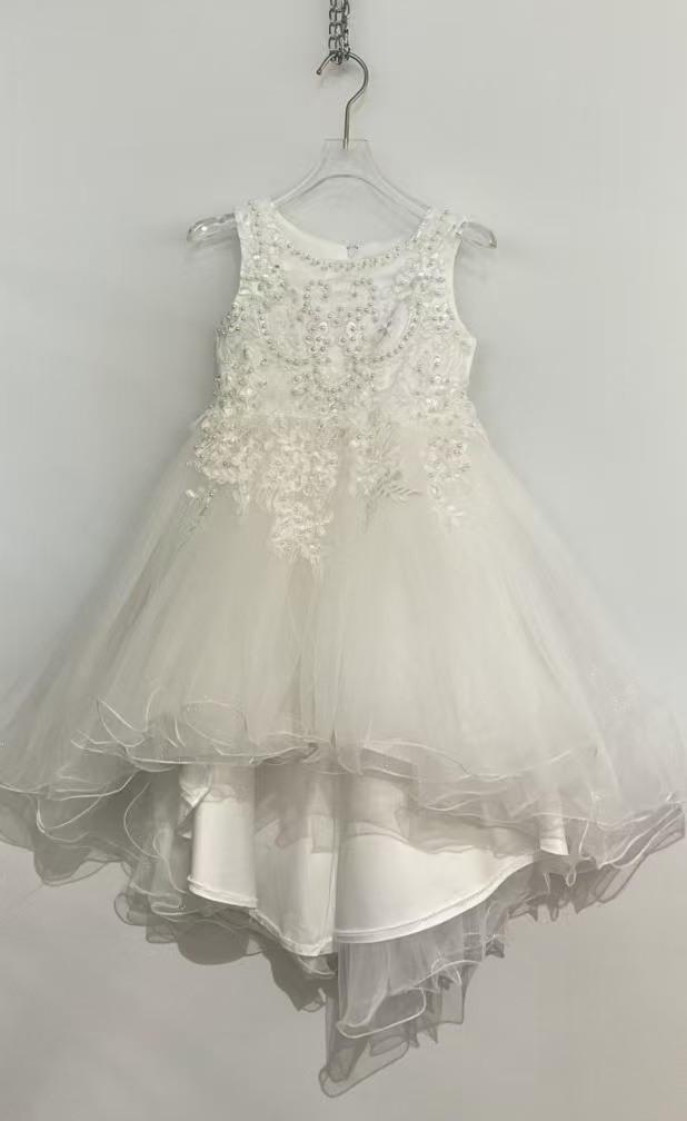 Grossiste Fiona & Co - Robe de cérémonie fille brodée à perles et traîne