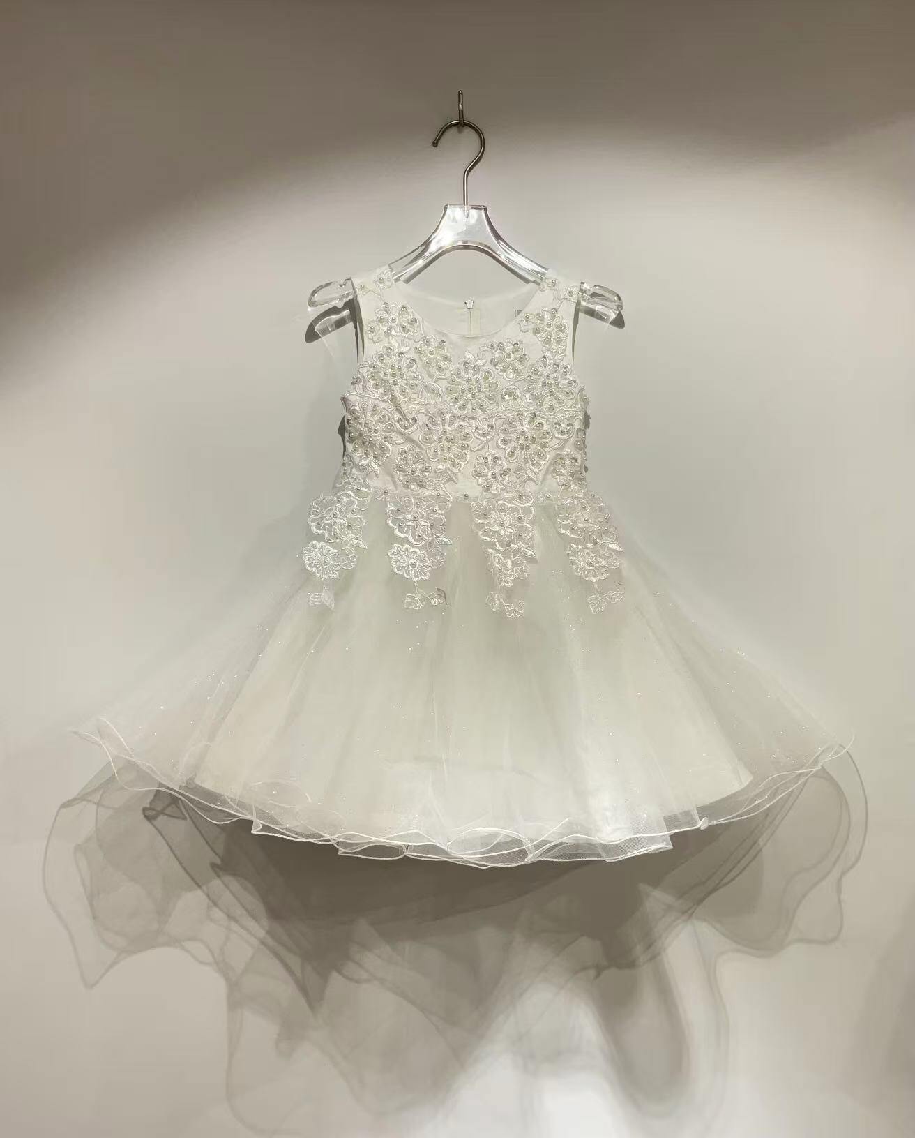Grossiste Fiona & Co - Robe cérémonie fille brodée à perles