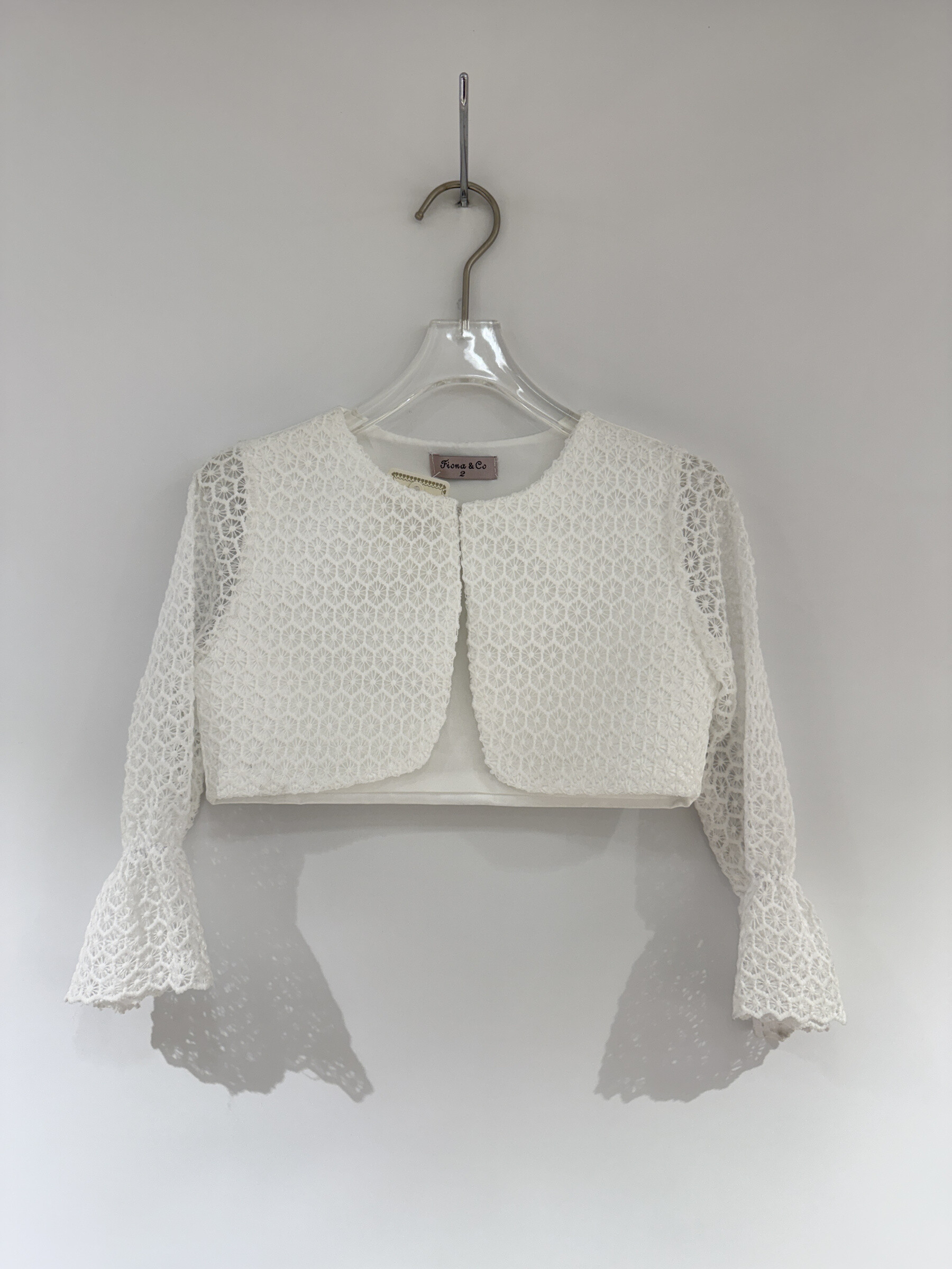 Grossiste Fiona & Co - Boléro manches longues en dentelle