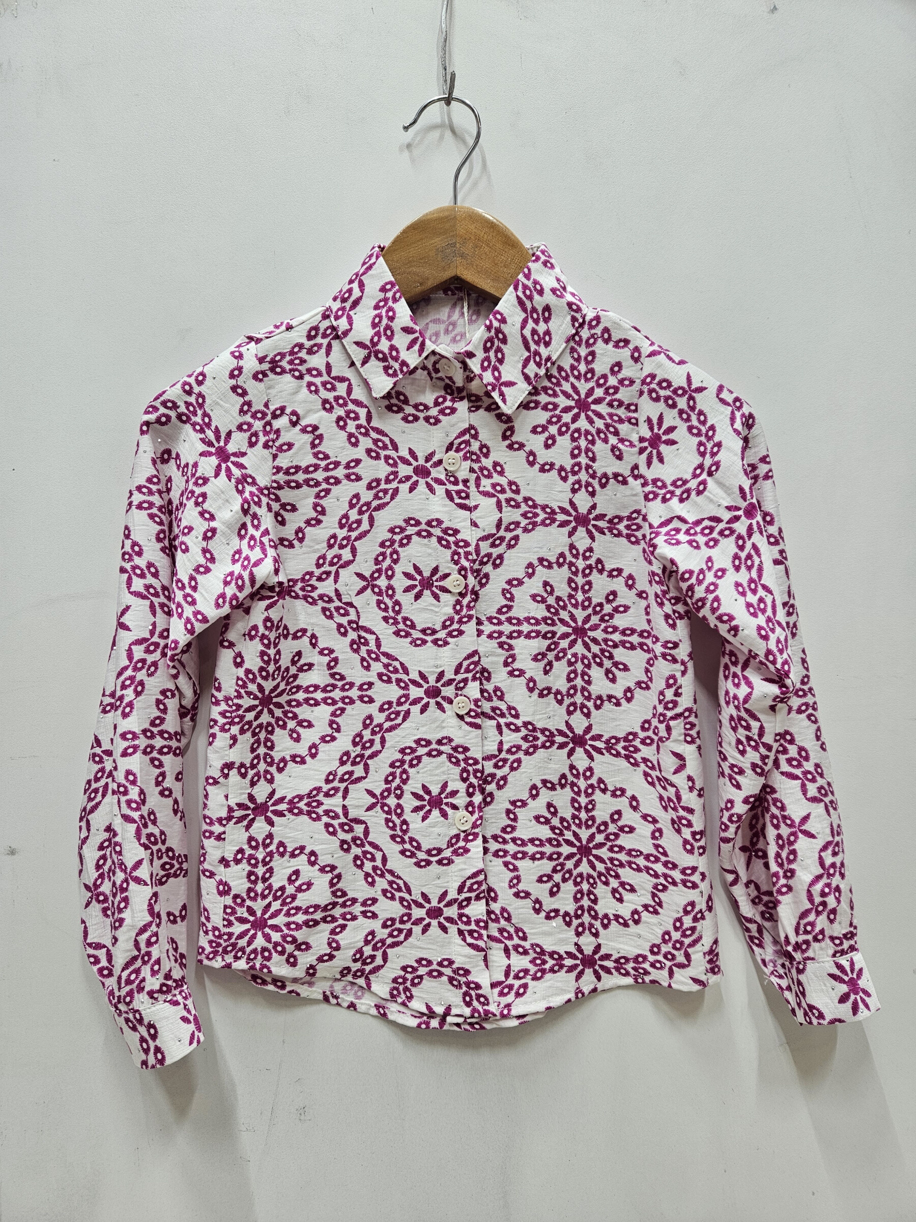 Wholesaler Grasstar - shirt. rhinestones