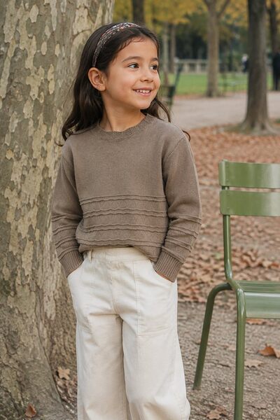 Mayorista Grasstar - Suéter de niña de punto calado con detalles texturizados Mayorista Grasstar - Suéter de niña de punto calado con detalles texturizados
