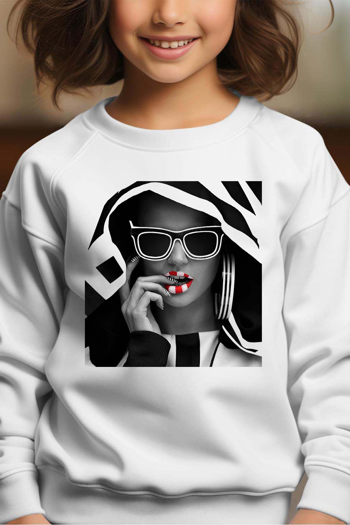 Grossiste I.A.L.D FRANCE - Lips news - Sweat Col Rond Fille