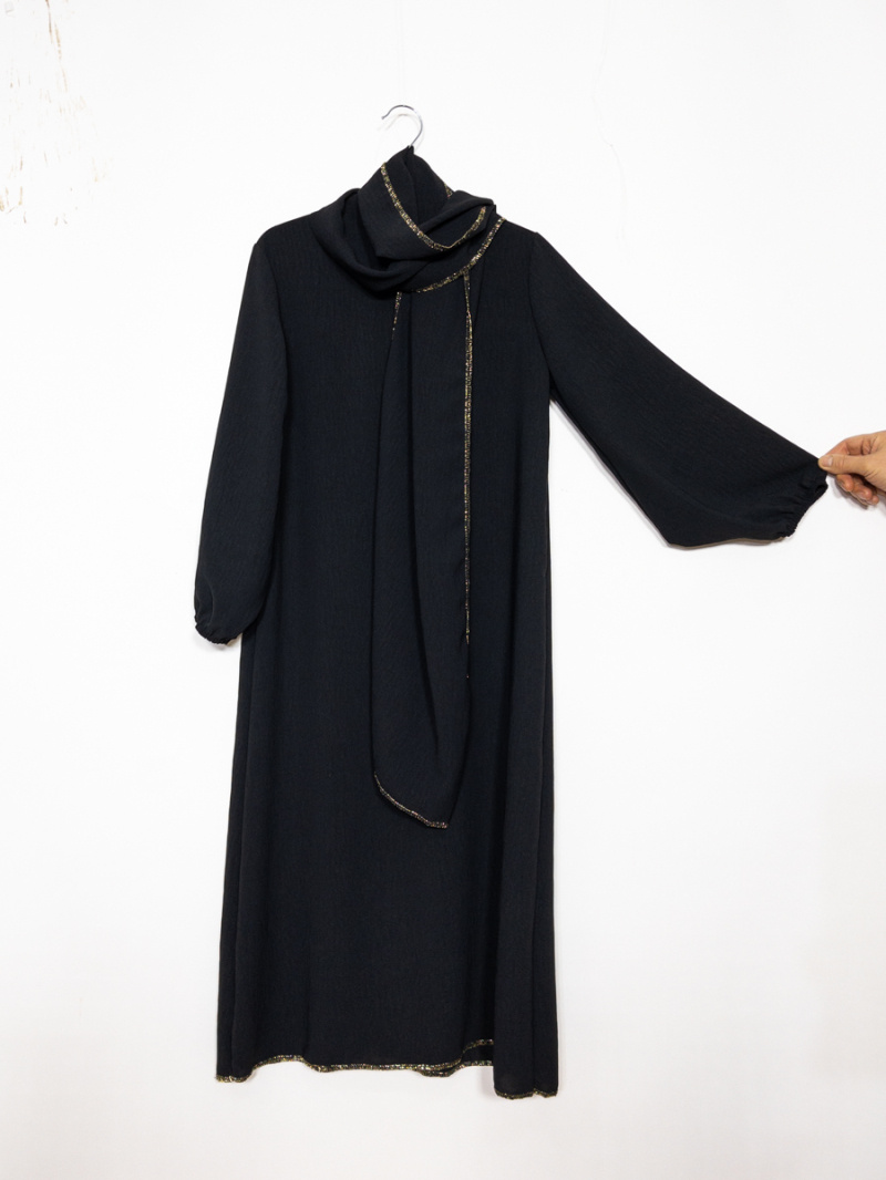 Grossiste IDEAL OUTFIT - Robe abaya enfants en jazz coutures dorées  6-8-10-12-14 ans