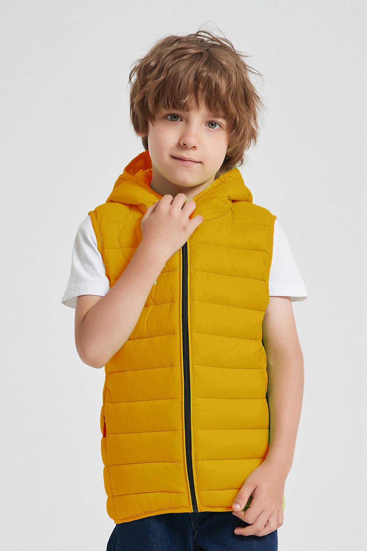 Wholesaler KYMAXX - Lightweight children's plain sleeveless down jacket with hood