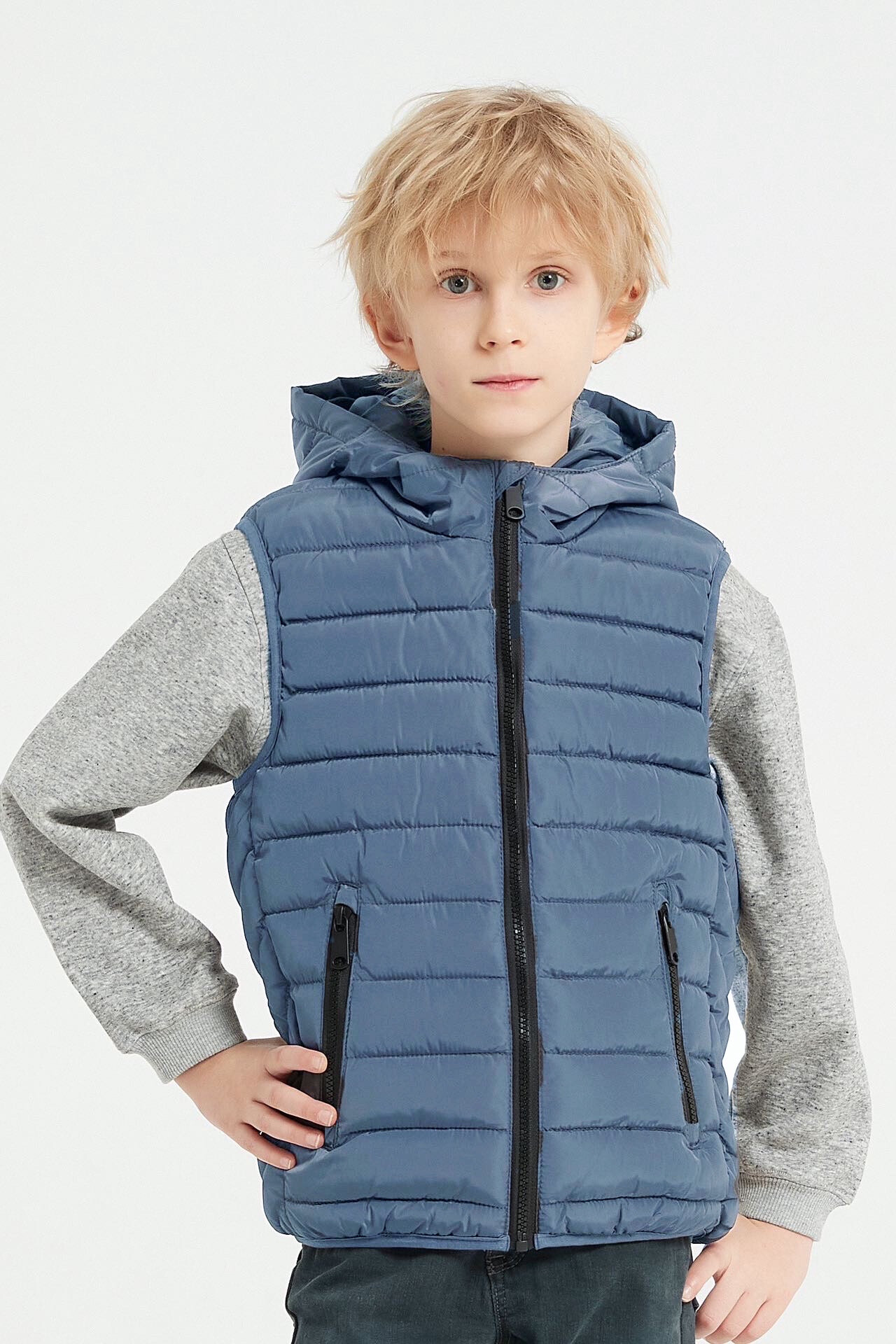 Wholesaler KYMAXX - Children's plain sleeveless down jacket with hood