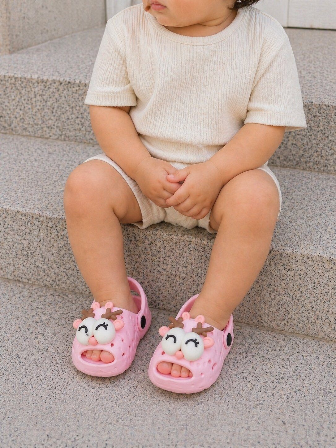 Grossiste LINA - Claquettes enfants animal rigolo - Plumy