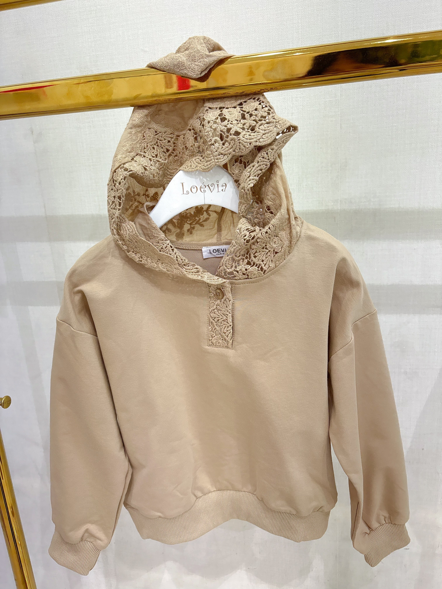 Grossiste LOEVIA - Sweatshirt fillette avec capuche dentelle