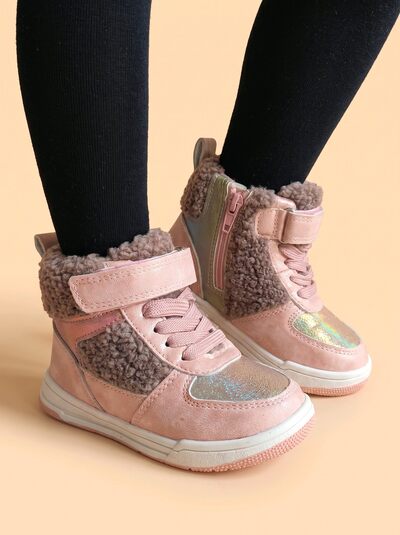 Grossiste mikelo - Chaussures montantes fille Grossiste mikelo - Chaussures montantes fille