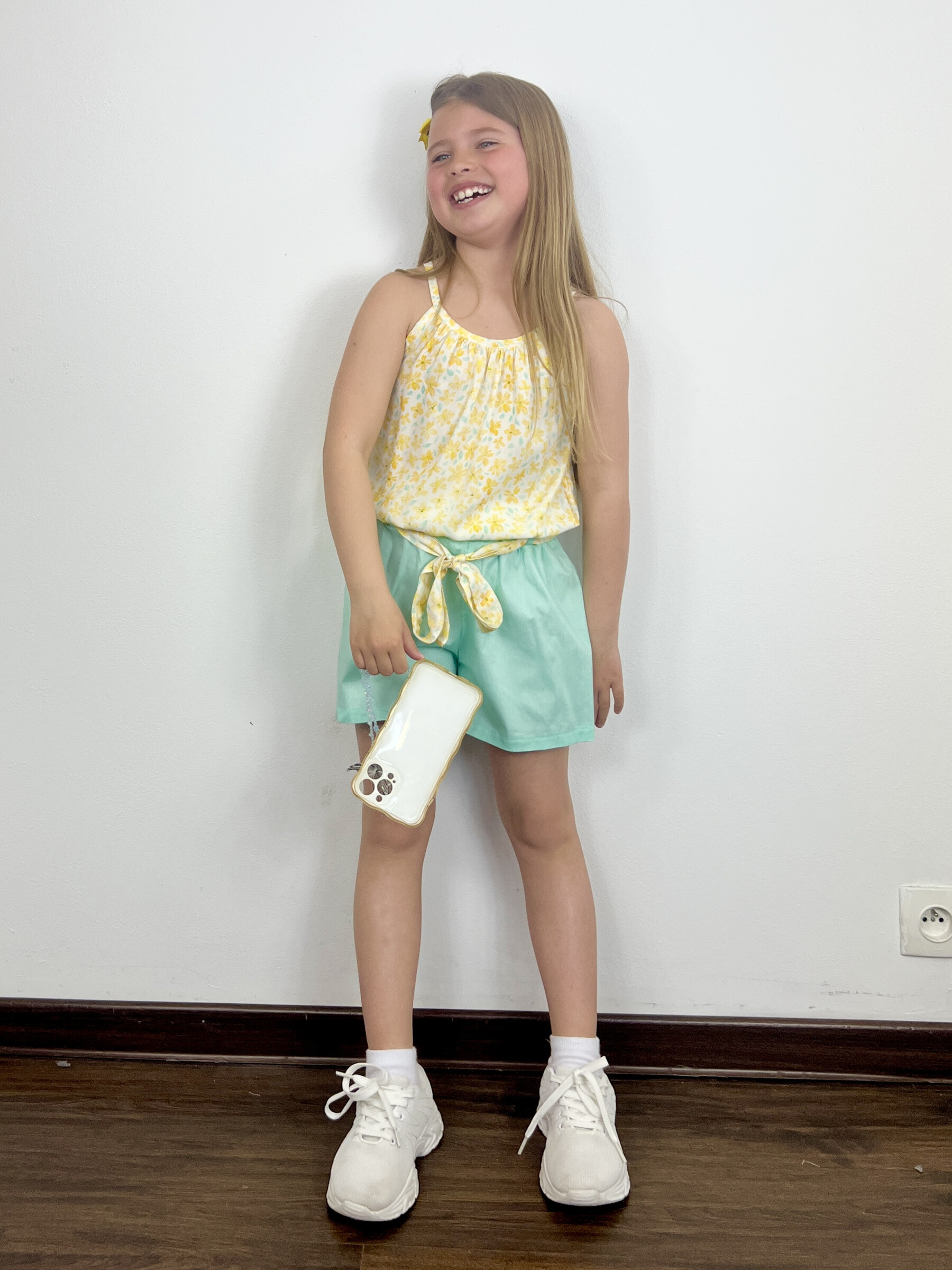 Großhändler Mini Mignon Paris - Set aus geblümtem Oberteil mit Trägern und Baumwollshorts für Mädchen