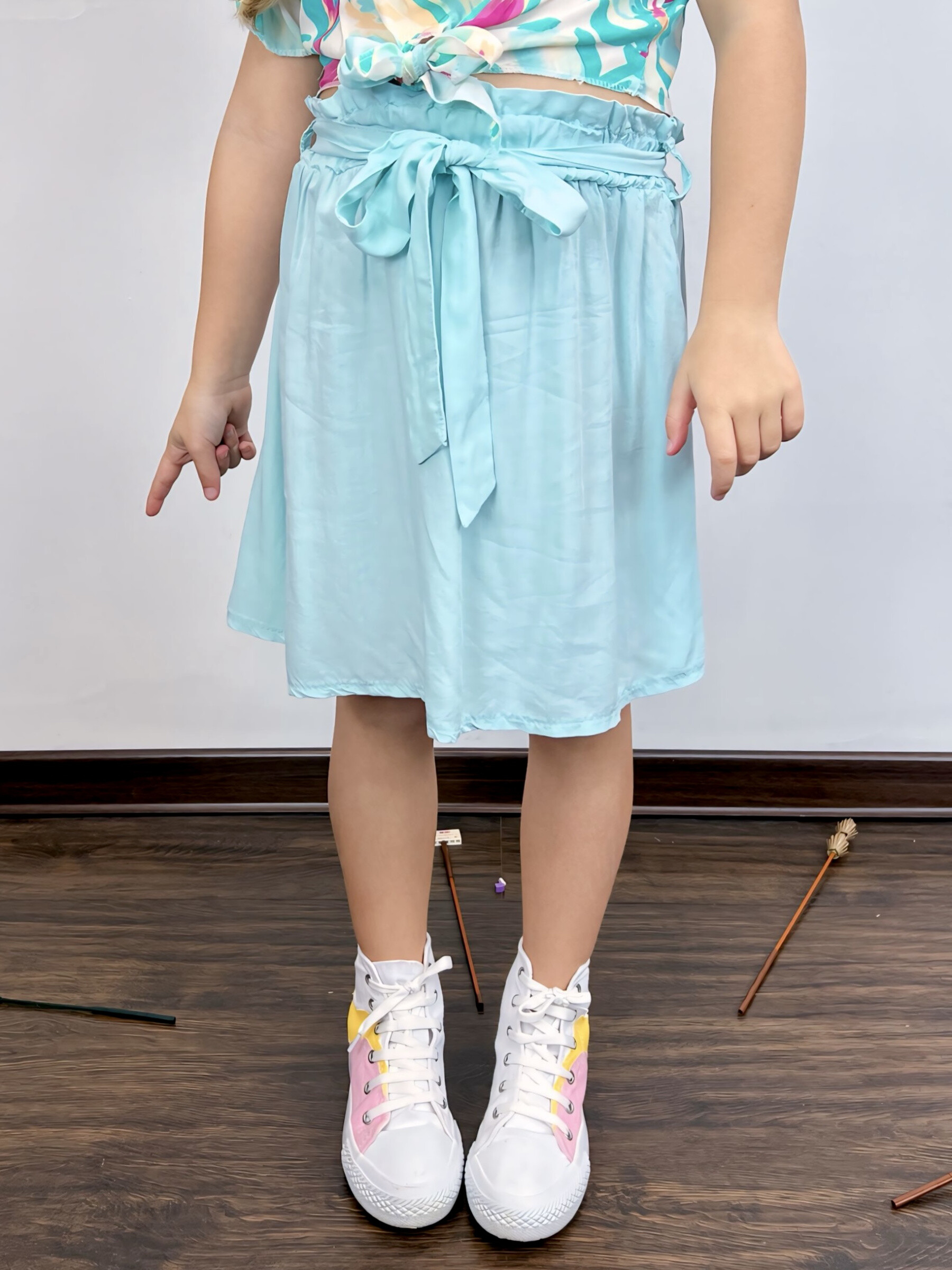 Mayorista Mini Mignon Paris - Falda lisa con cinturón para niña