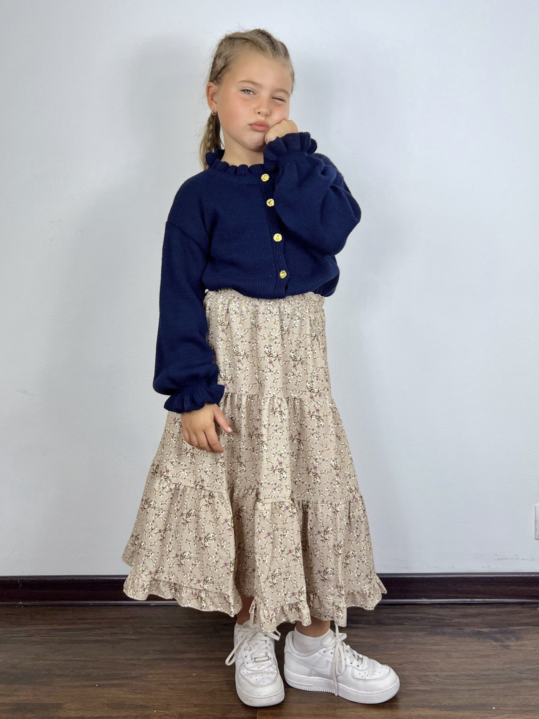 Grossiste Mini Mignon Paris - Ensemble gilet en maille à volants et jupe longue fleurie pour fille