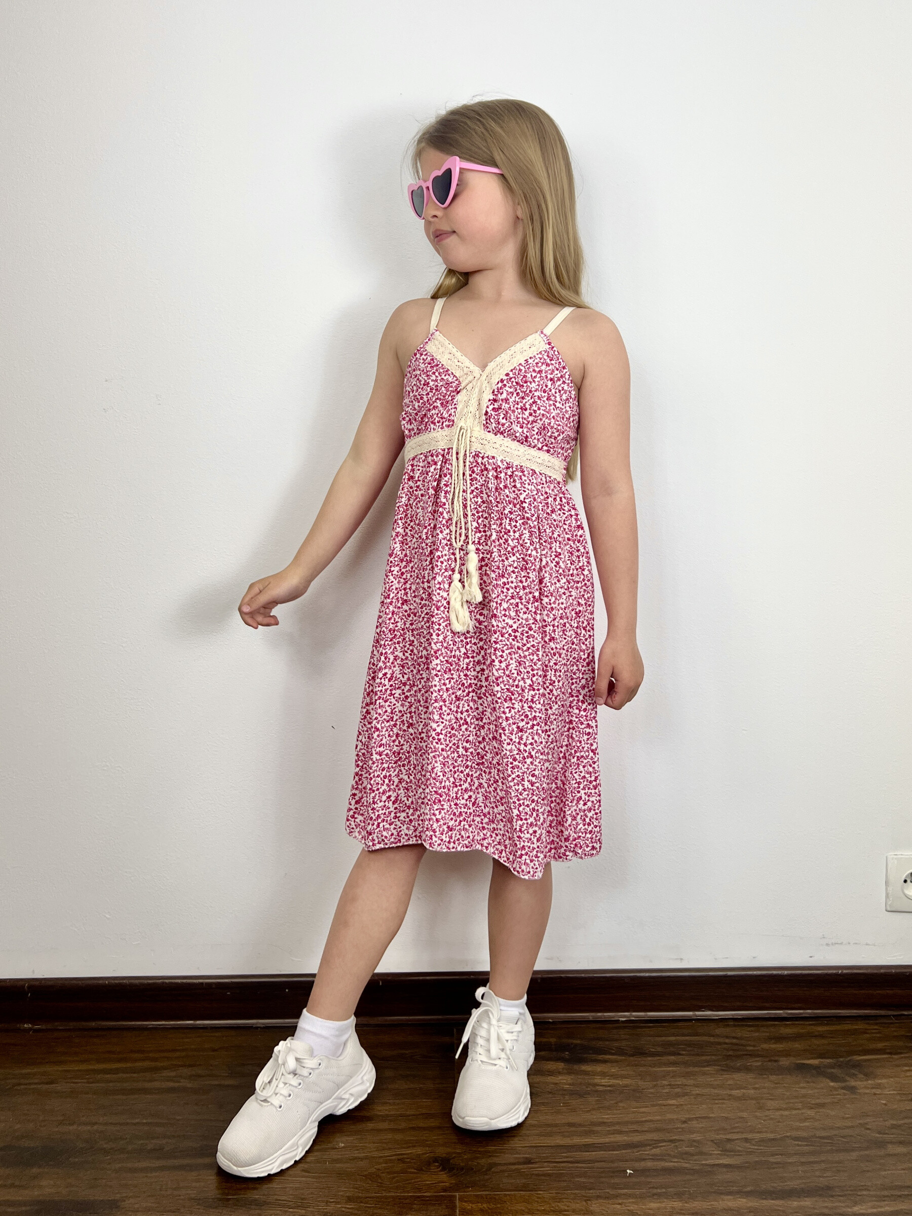Wholesaler Mini Mignon Paris - Bohemian flowery dress with adjustable lace and straps for girls