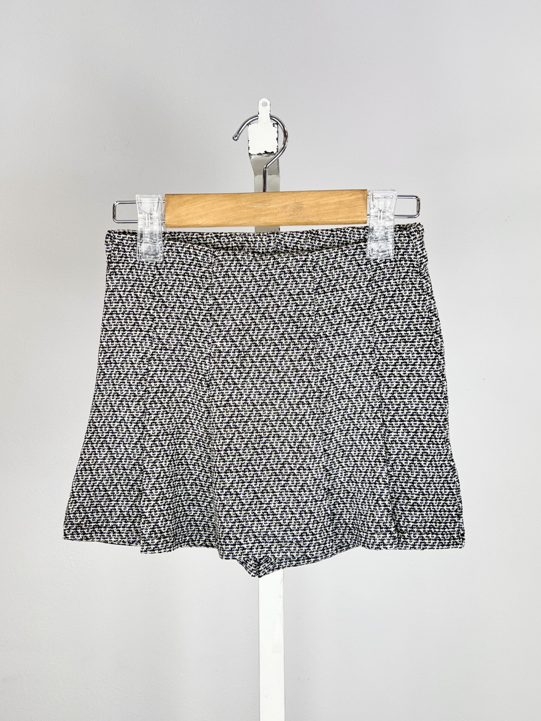 Grossiste Mini Mignon Paris - Jupe-short texturée en tricot pour fille
