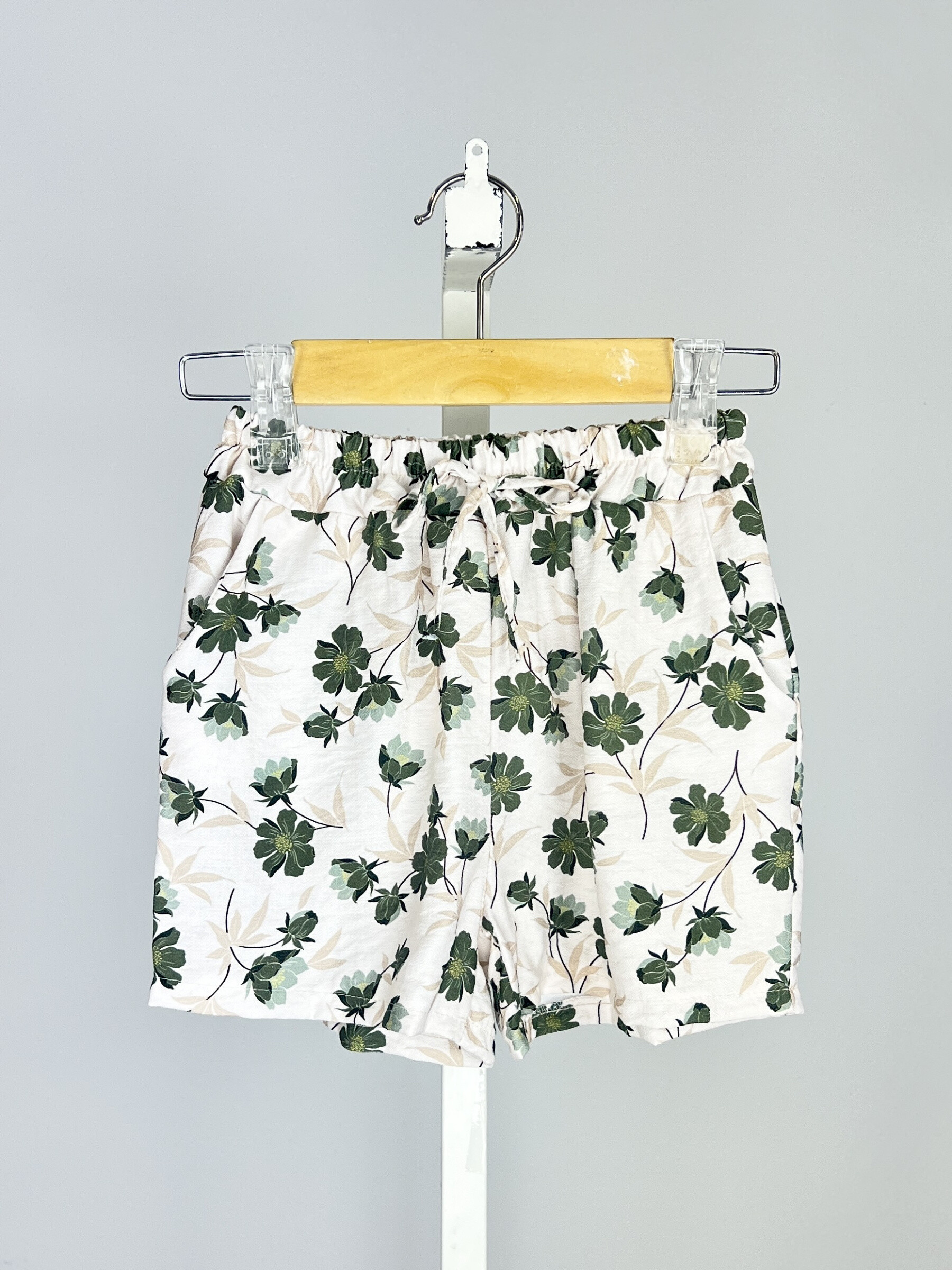 Wholesaler Mini Mignon Paris - Flower shorts with pockets and cord for girls