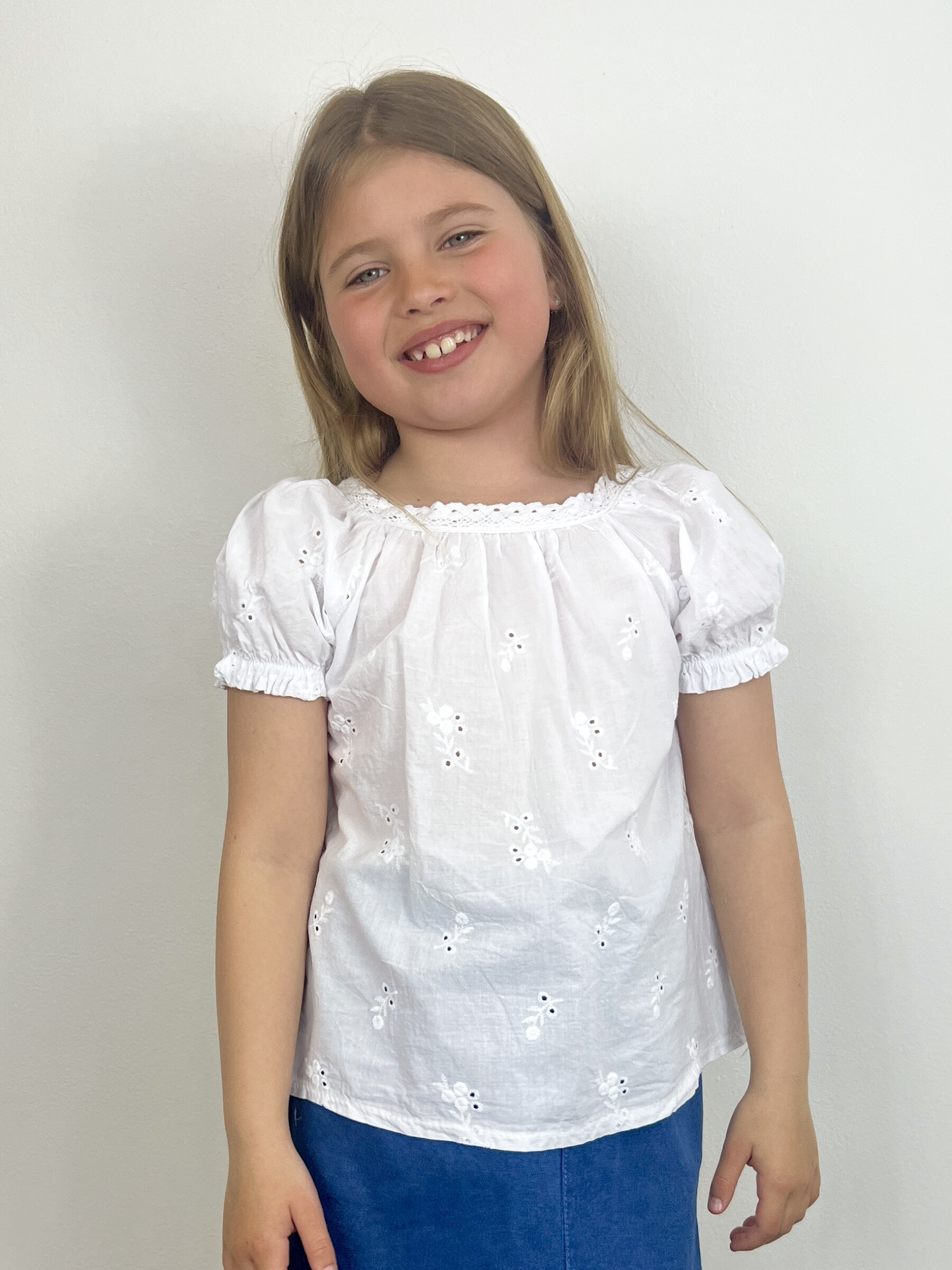Grossiste Mini Mignon Paris - Top en coton à broderies anglaises pour fille