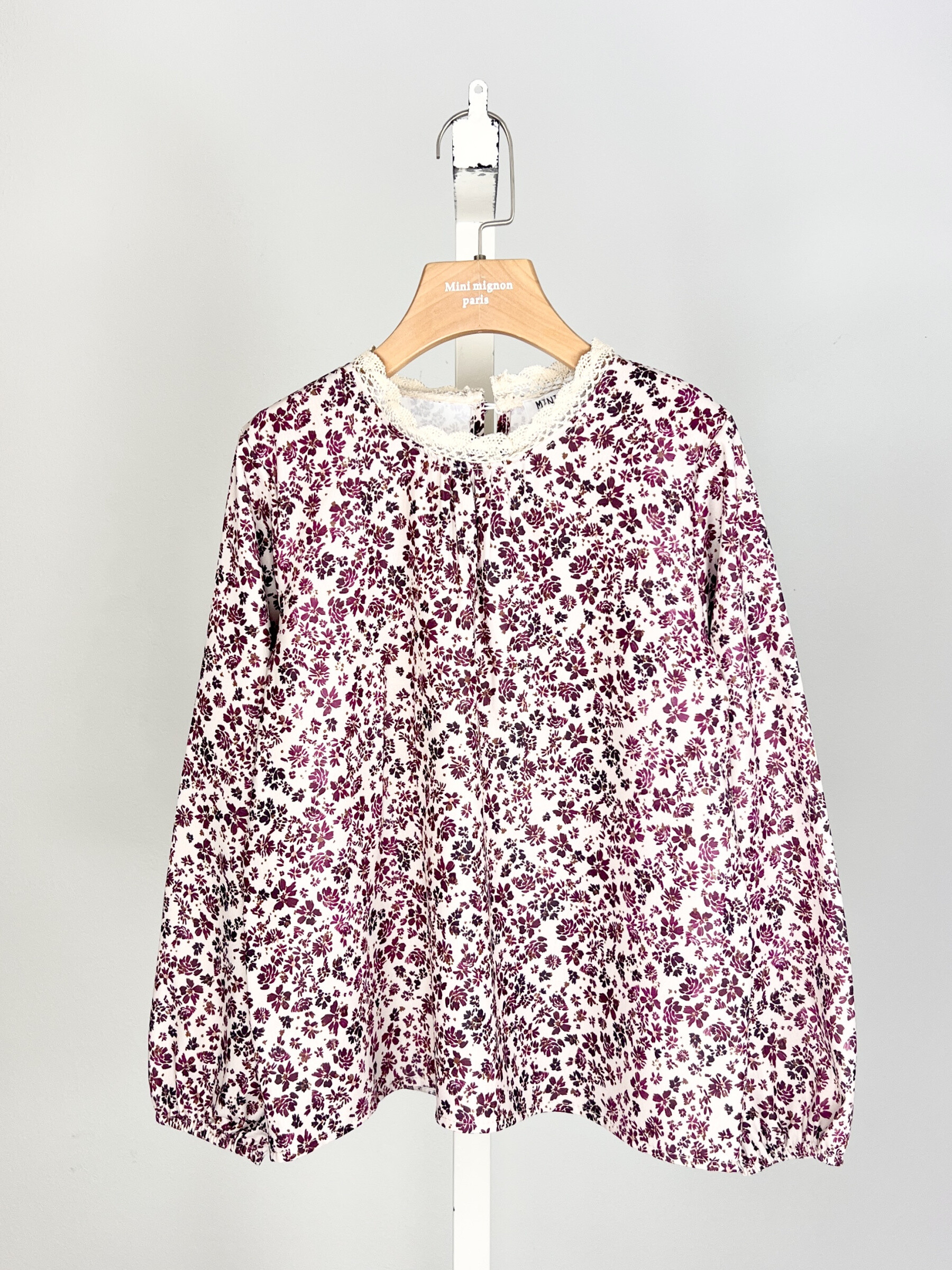 Großhändler Mini Mignon Paris - Blumiges Liberty-Top mit Spitze und langen Ärmeln für Mädchen