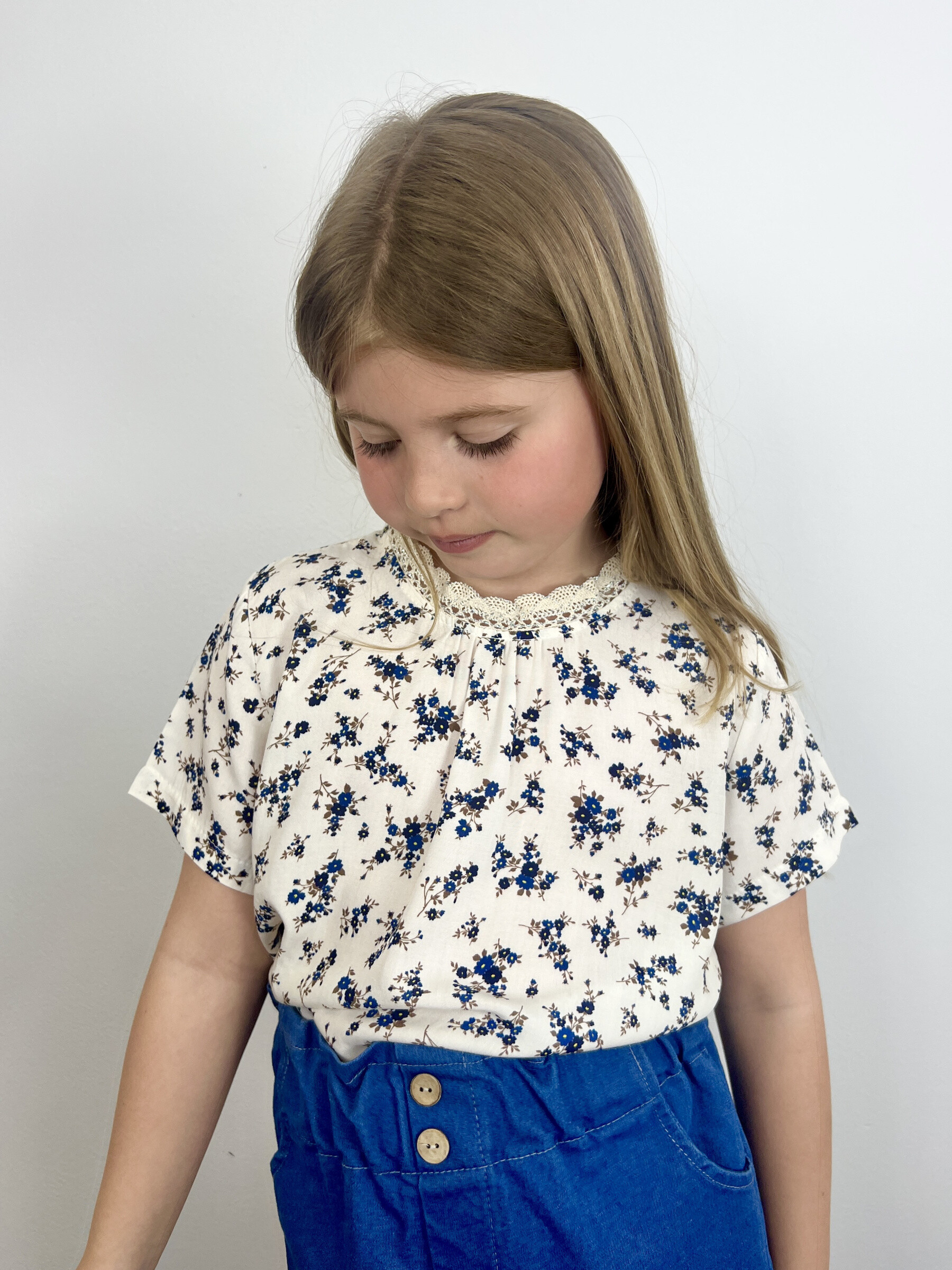 Wholesaler Mini Mignon Paris - Liberty floral top with lace and short sleeves for girls