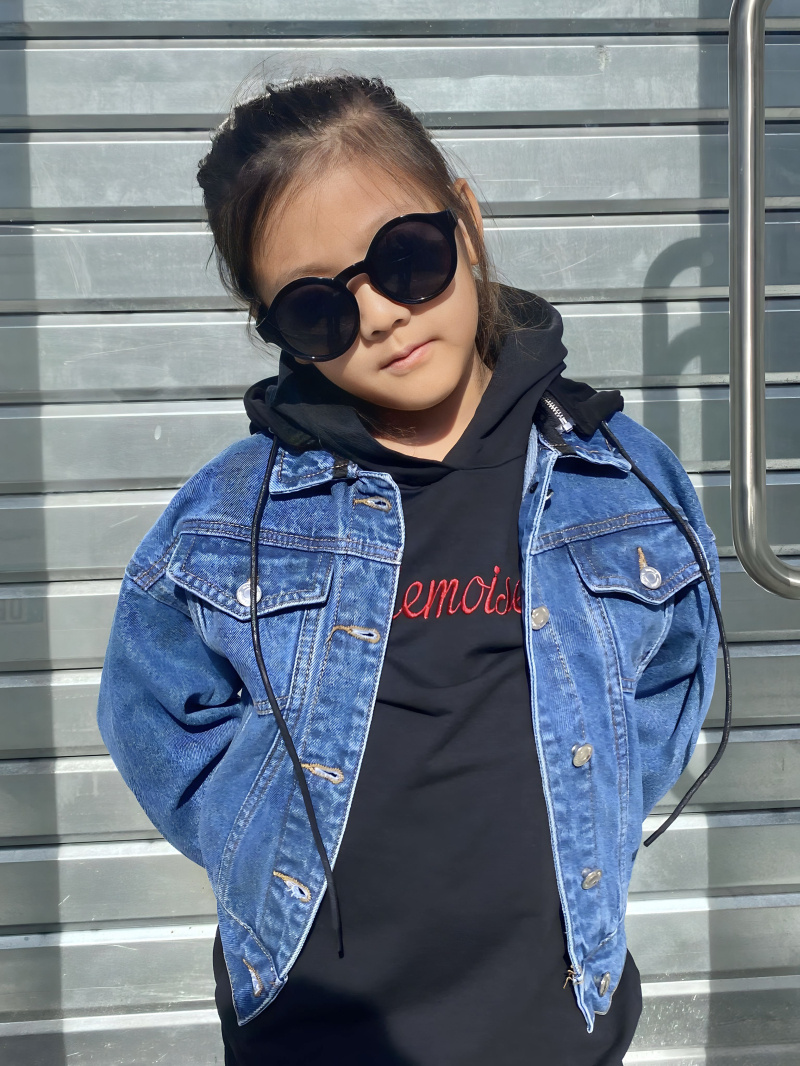 Grossista Mini Mignon Paris - Giacca di jeans con cappuccio staccabile per bambina