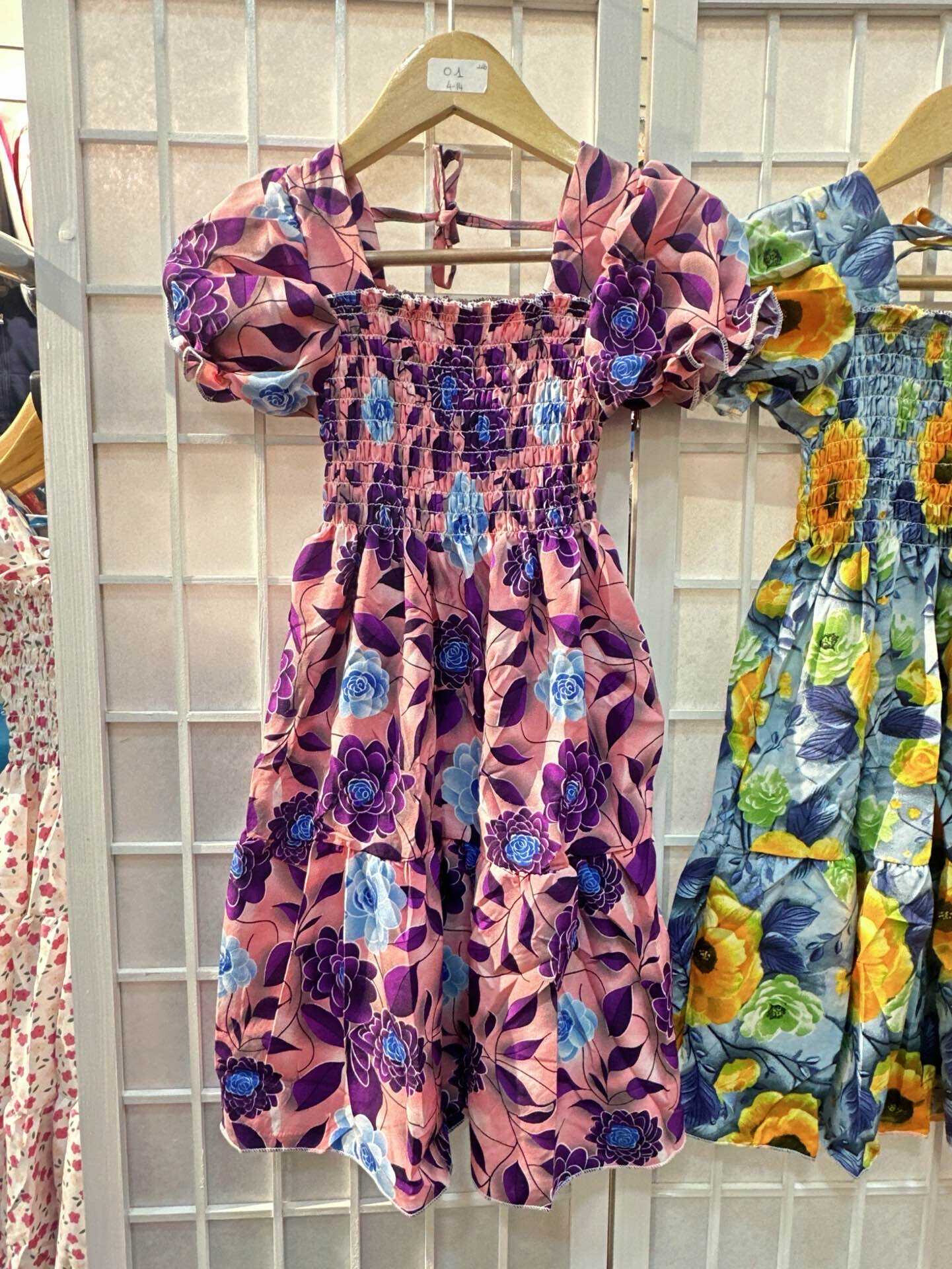 Großhändler Mon Ami - Blumiges Kleid
