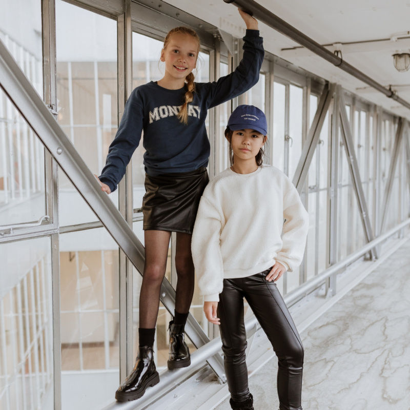 Grossista NO WAY MONDAY - TREGGIAMENTO DELLA RAGAZZA