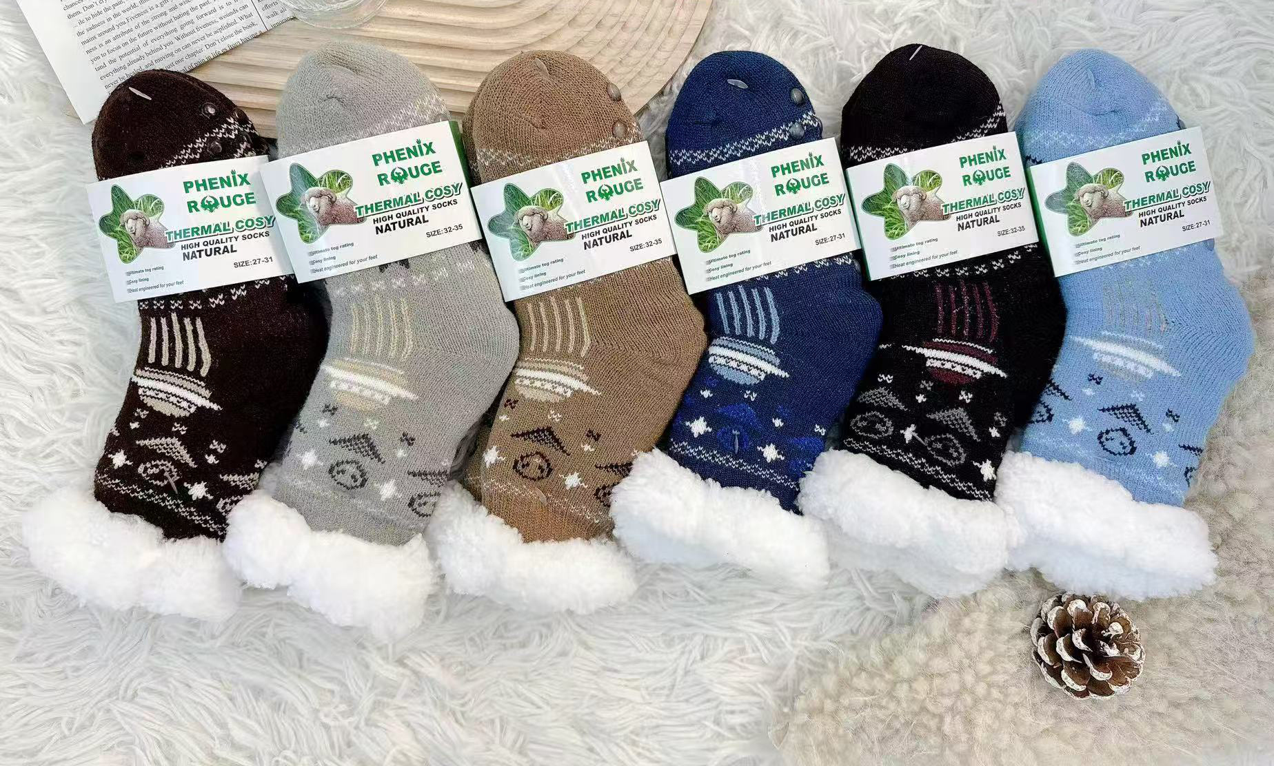 Großhändler PHENIX ROUGE - Paket mit flauschigen, rutschfesten und thermischen Kindersocken
