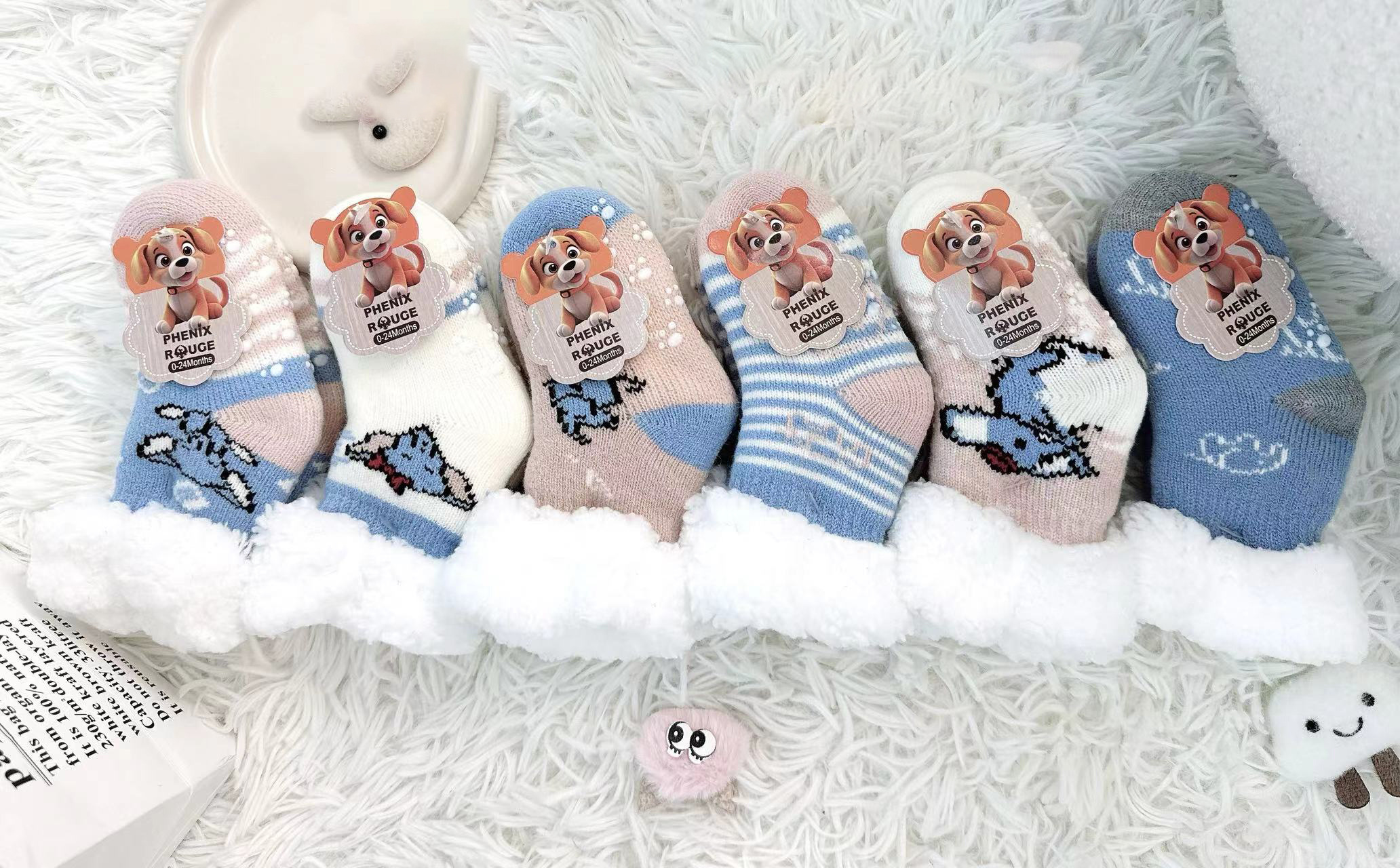 Grossiste PHENIX ROUGE - Chaussettes antidérapantes pilou pilou pour bébés