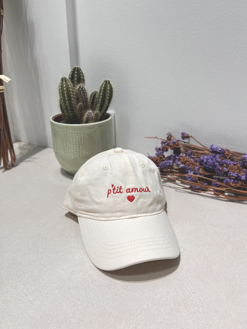 Wholesaler PM Mère & Fille - Cap with an embroidered heart