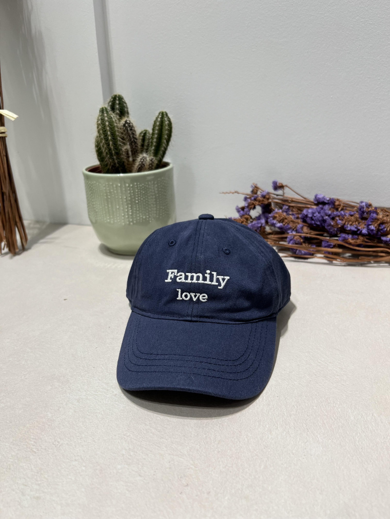 Wholesaler PM Mère & Fille - Cap with an embroidered heart