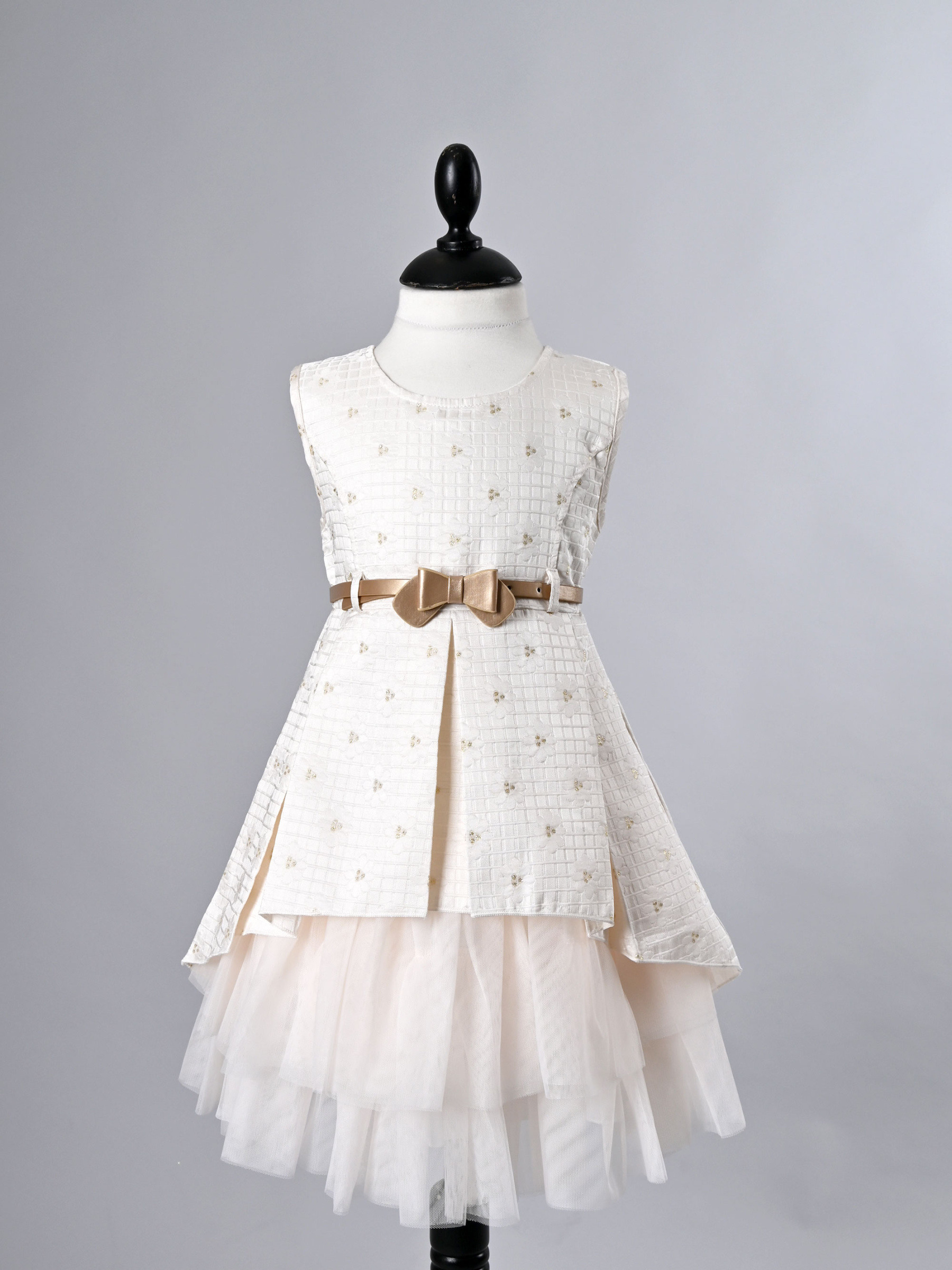 Grossiste R Framboise - Robe de cérémonie enfant en tissu texturé avec jupe en tulle et ceinture nœud, idéale mariage, baptême, communion, cortège, anniversaire et fête