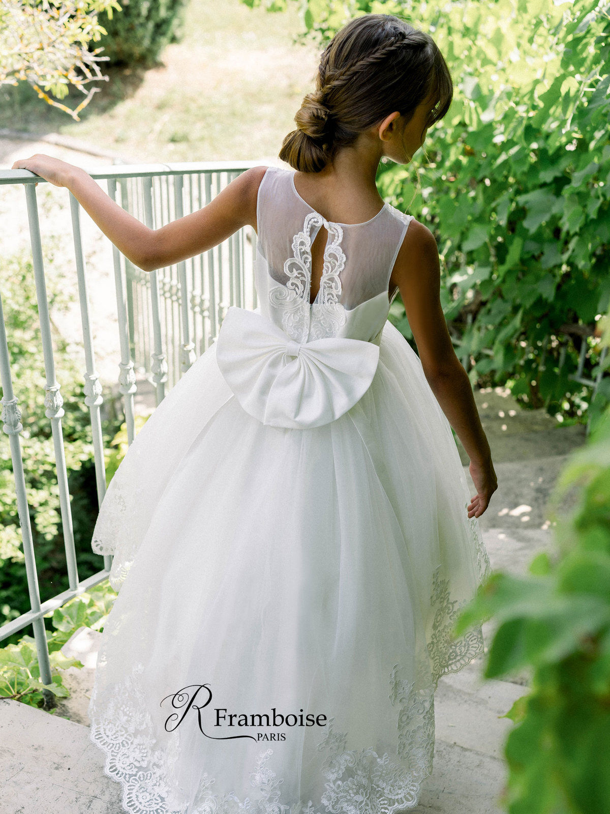 Grossiste R Framboise - Robe en dentelle et avec traine