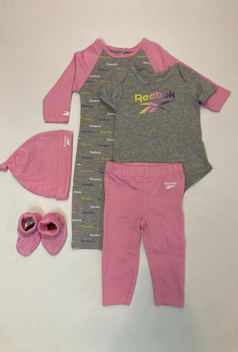 Grossista Reebok - SET 5 PEZZI TUTA+BODYSUIT+LEGGINGS+CAPPOTTO+PANTOFOLE REEBOK