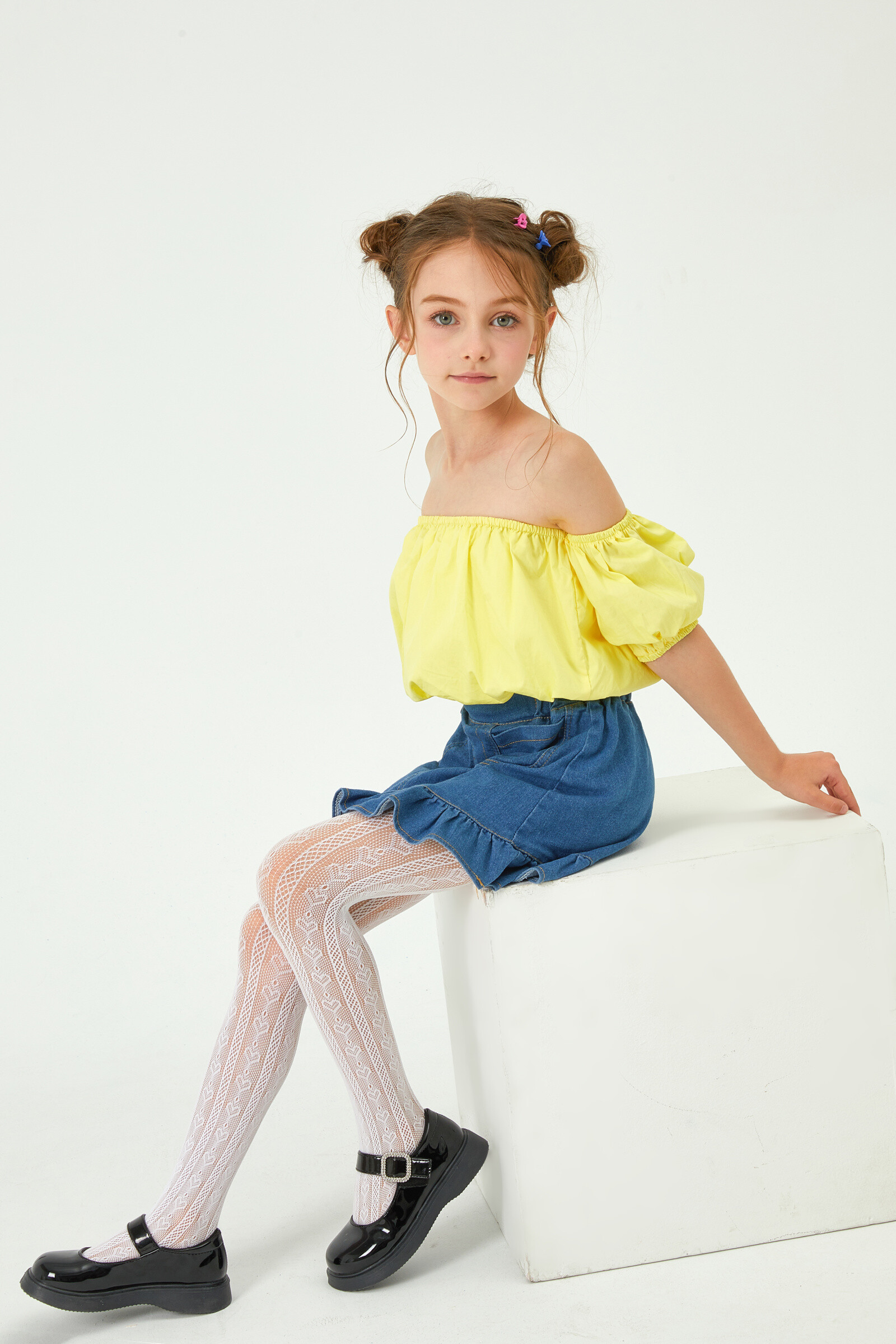 Wholesaler Snow Rose - Children's fishnet tights with flower pattern