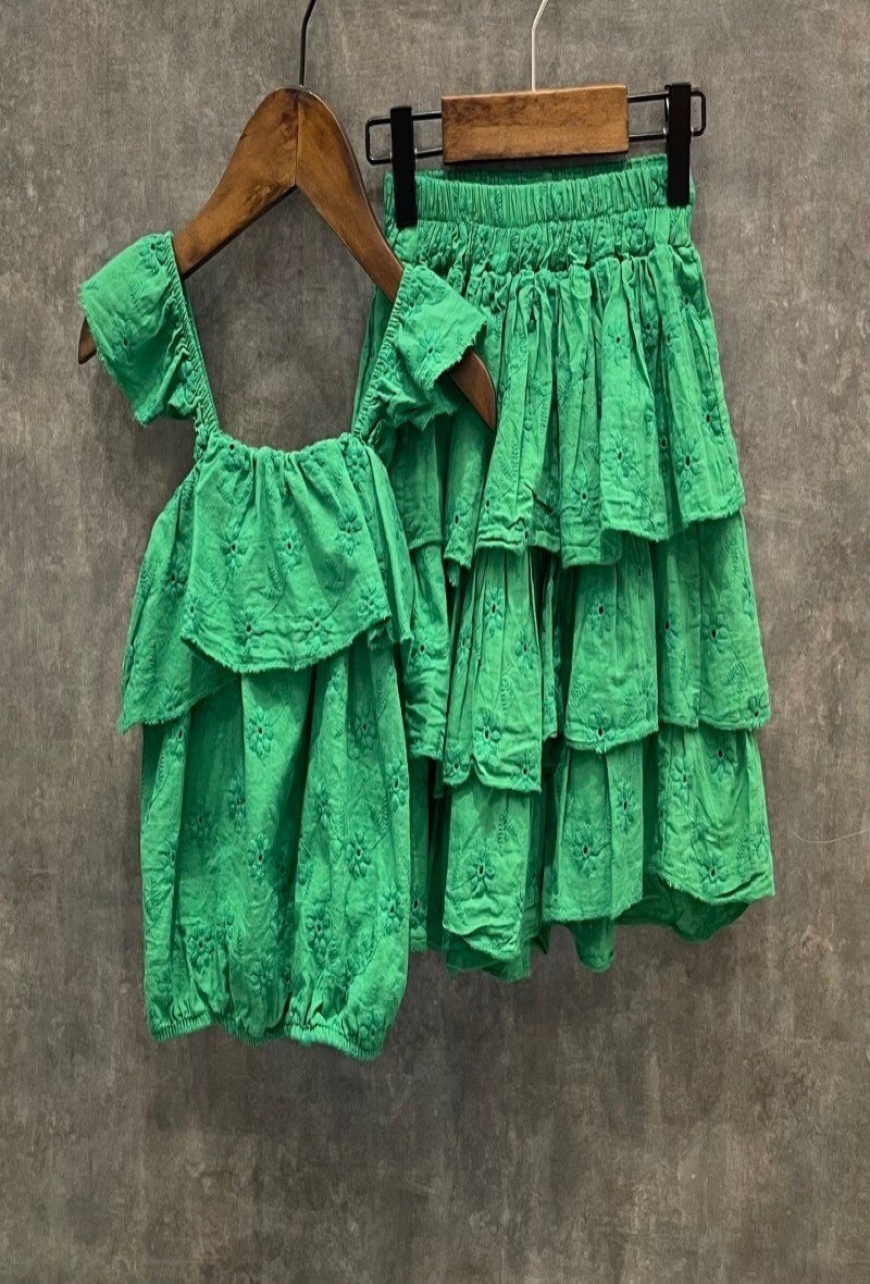 Wholesaler Squared & Cubed - Set of tank top + ruffle skirt in embroided poplin