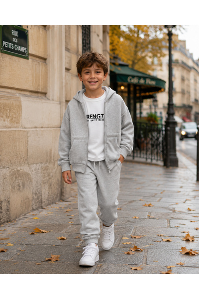 Mayorista Squared & Cubed - Conjunto de chándal para niño con camiseta de manga larga con estampado Strength Mayorista Squared & Cubed - Conjunto de chándal para niño con camiseta de manga larga con estampado Strength