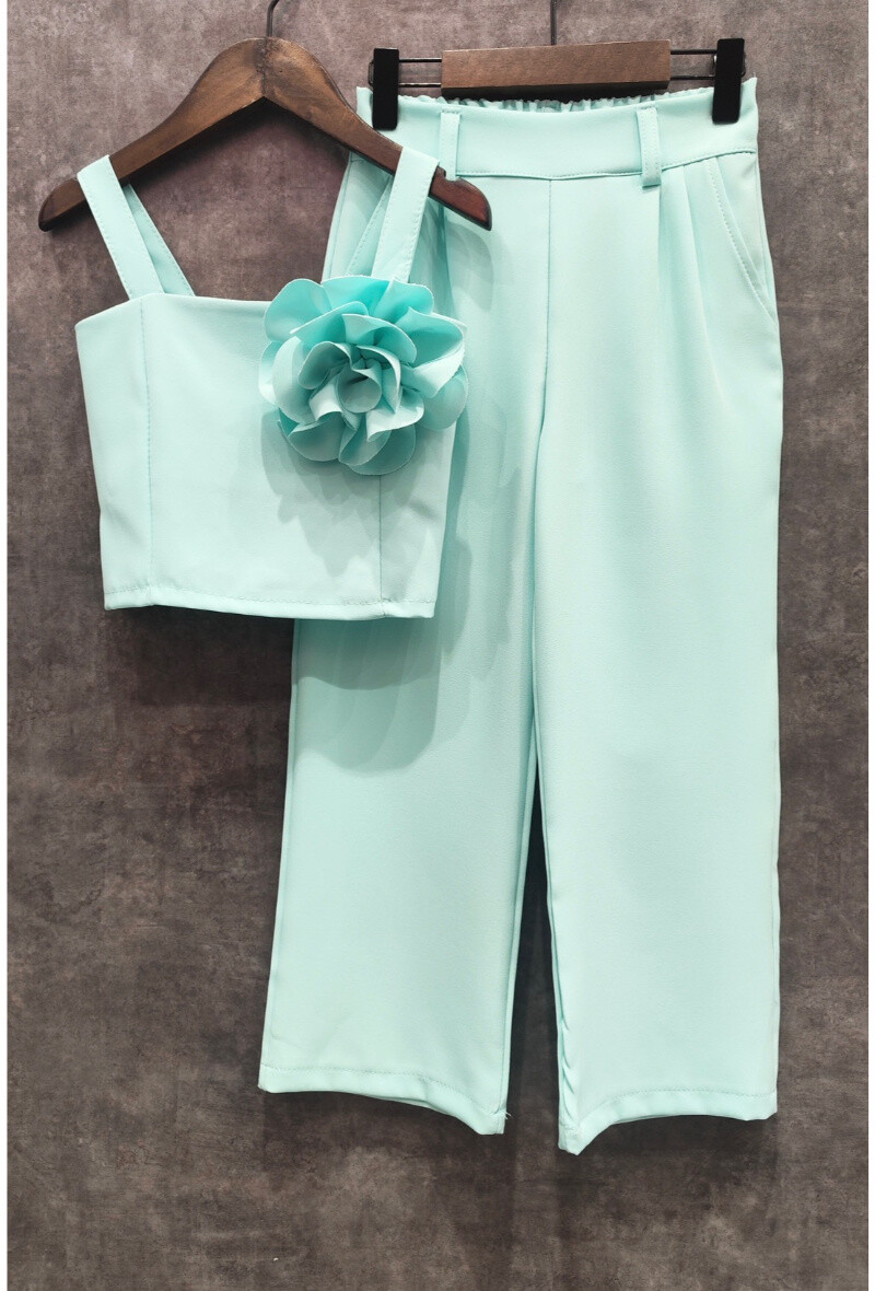 Großhändler Squared & Cubed - Tanktop-Set + Blumenbrosche mit passender weiter Hose