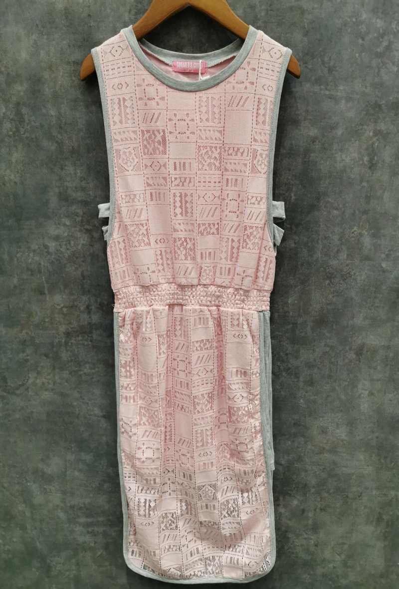 Grossiste Squared & Cubed - Robe tube en dentelle