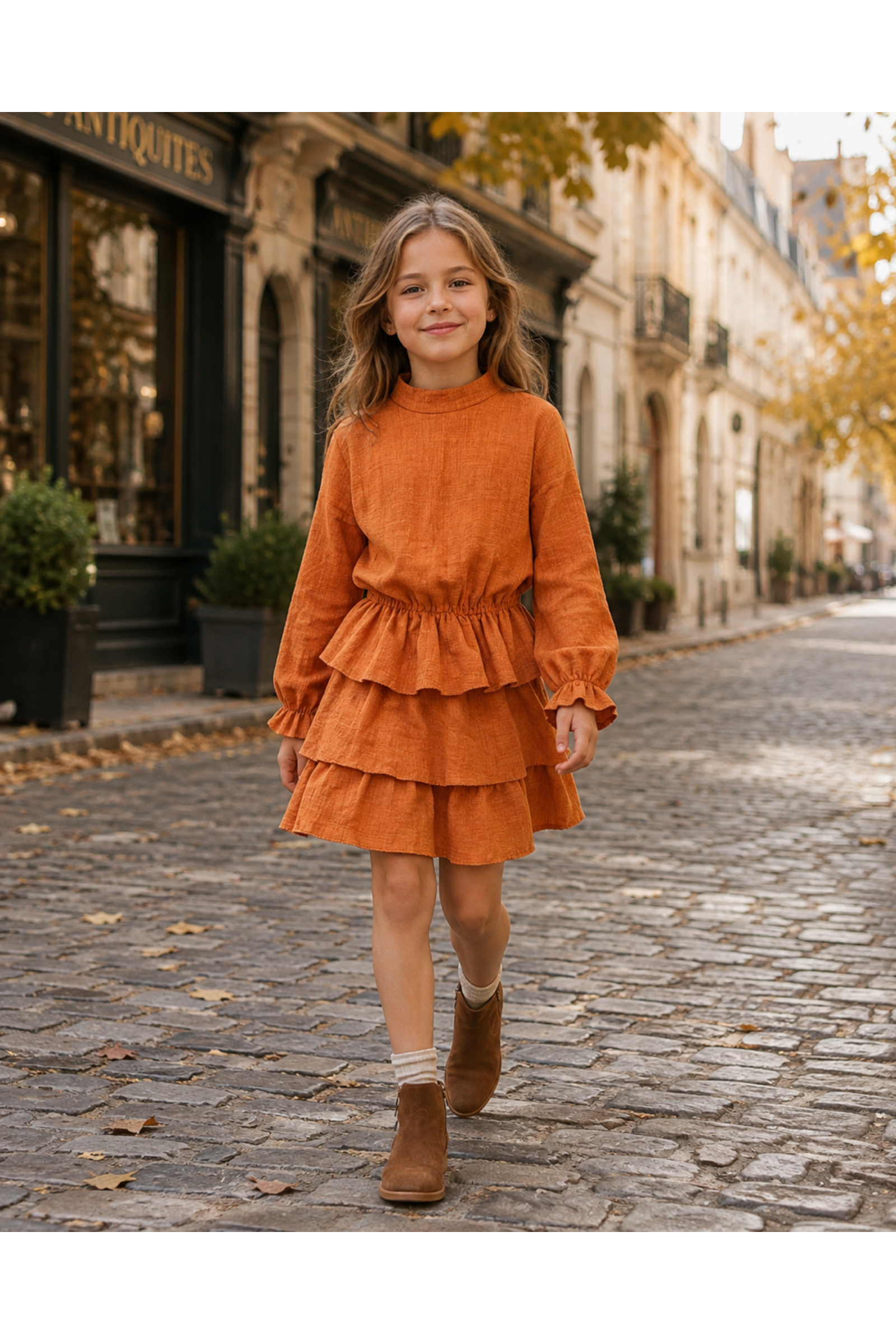 Großhändler Squared & Cubed - Mädchenkleid mit Rüschen und mittlerem Kragen