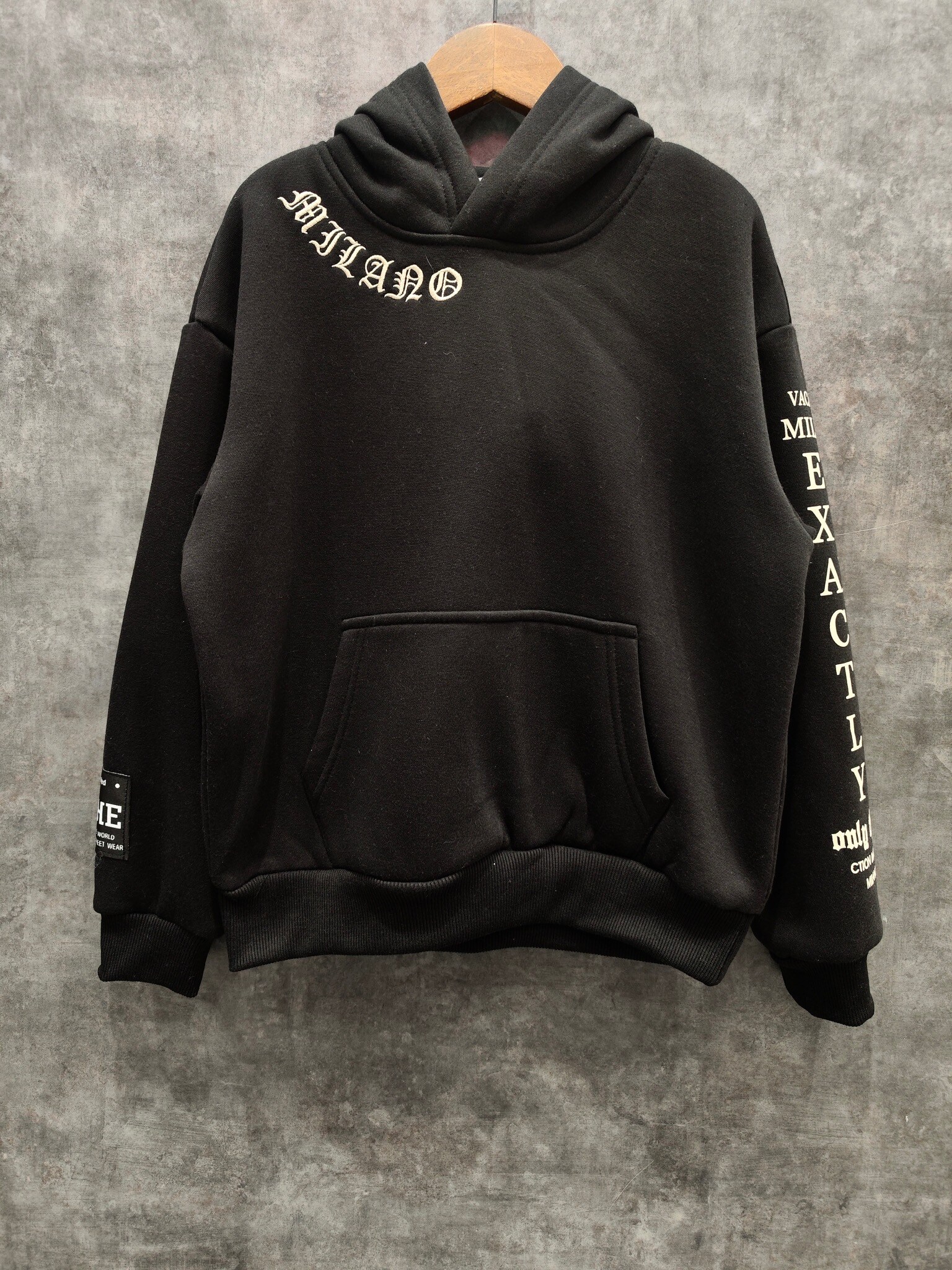 Großhändler Squared & Cubed - Dicker Jungen-Hoodie mit Druck vorne, hinten und an den Ärmeln