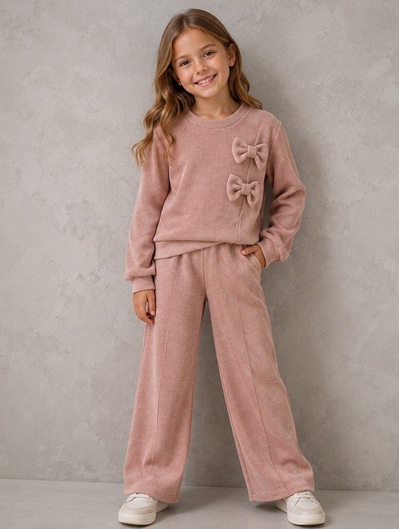 Wholesaler Tiffany fashion - Girls' velour set with decorative bows and wide-leg pants: soft, elegant, and perfect for any occasion (ages 2-12).