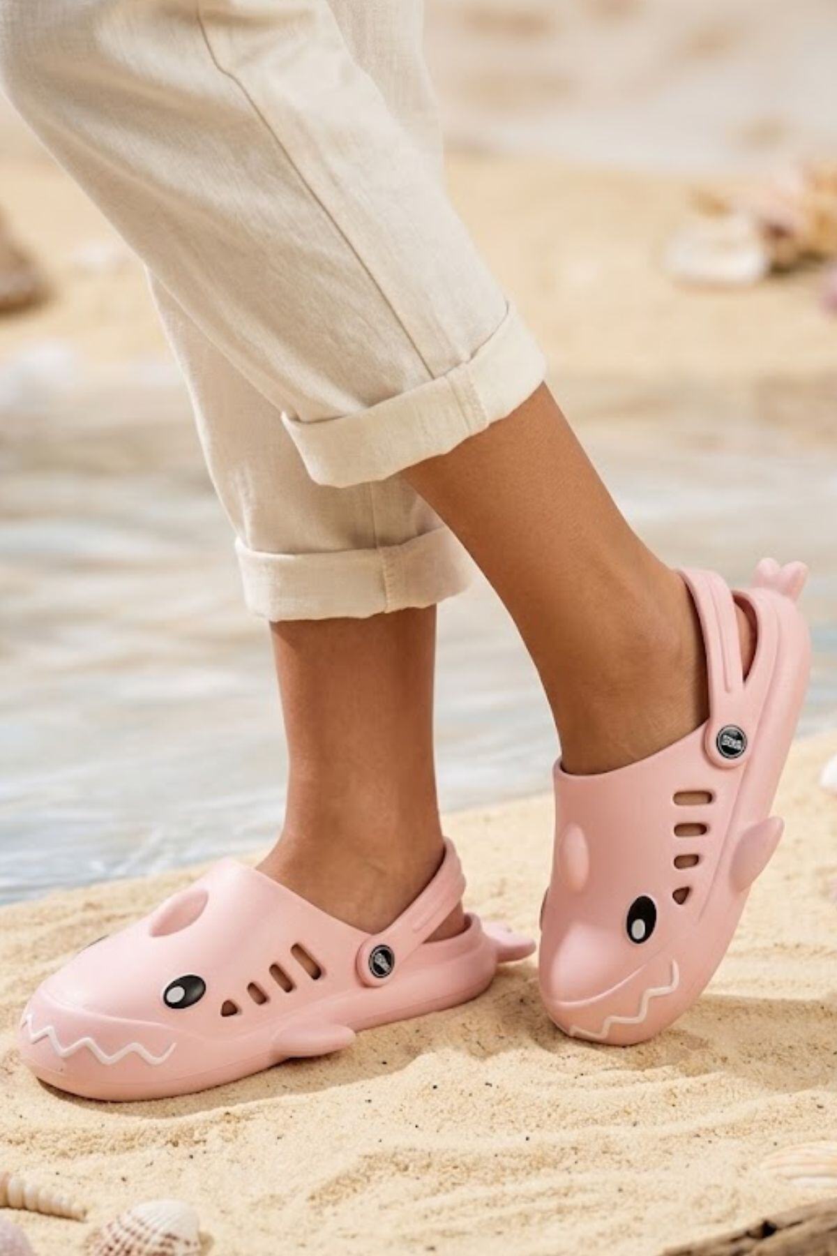 Grossiste WILADY - Mules Requin en EVA pour Enfant
