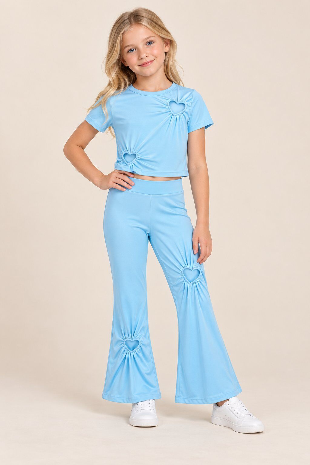Wholesaler Yoyo S. - T-shirt and heart-cutout trousers set