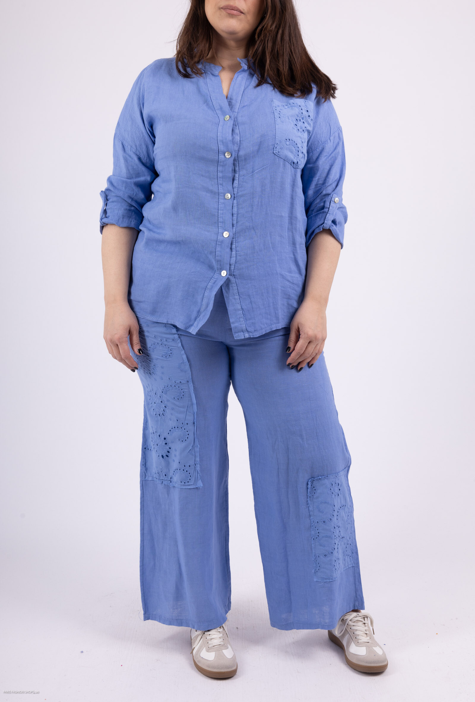 Wholesaler 123LINO - The Oversized Ensemble Shirt Col Mao and right pants with English embroidery