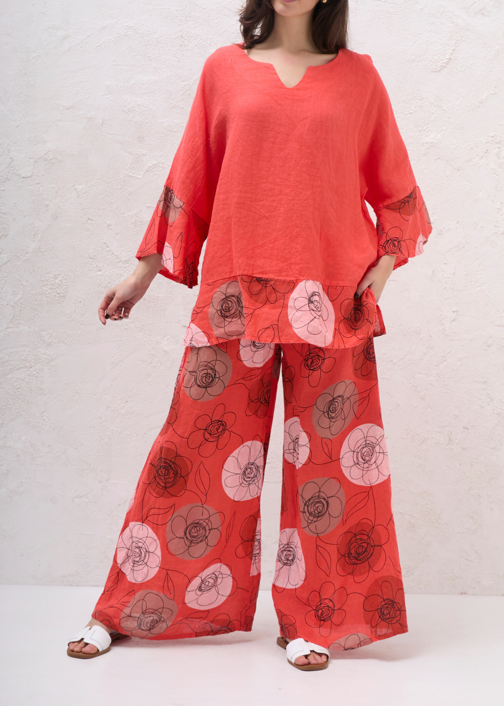 Wholesaler 123LINO - OVERSIZED V-NECK TUNIC AND OVERSIZED PRINTED TROUSERS WITH TWO INVISIBLE POCKETS