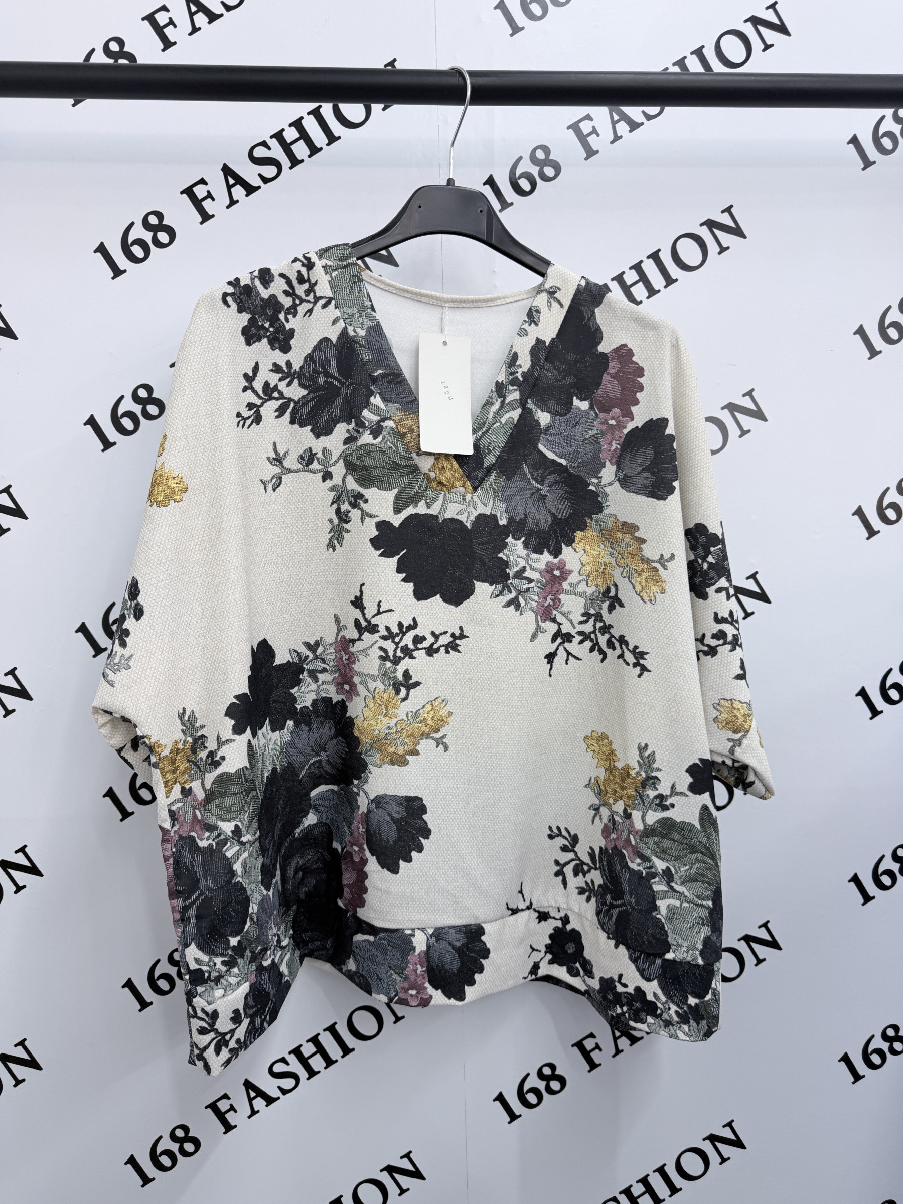 Wholesaler 168 Fashion - Printed V-neck top